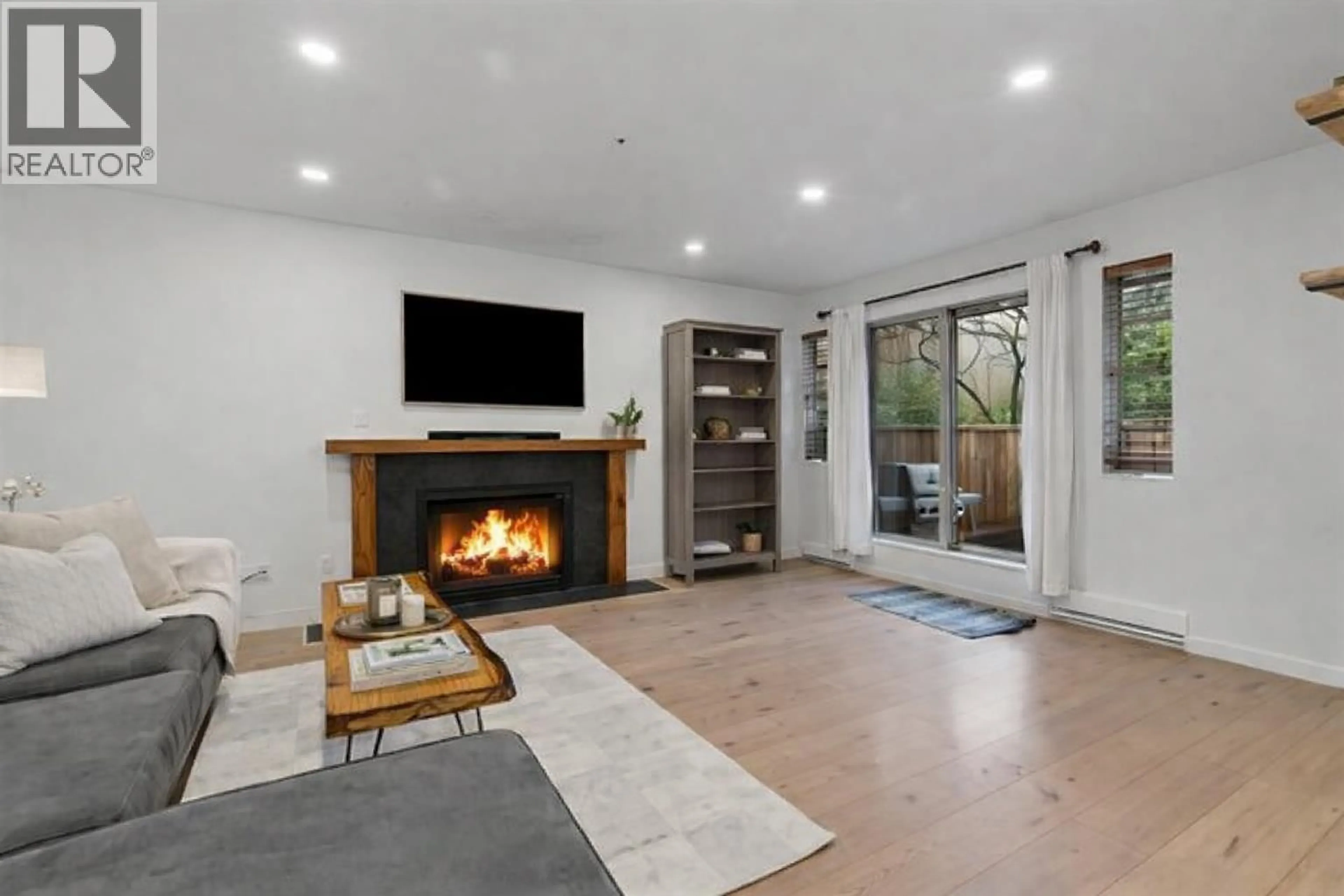 Living room with furniture, unknown for 102 - 1689 4TH AVENUE, Vancouver British Columbia V5N1J7