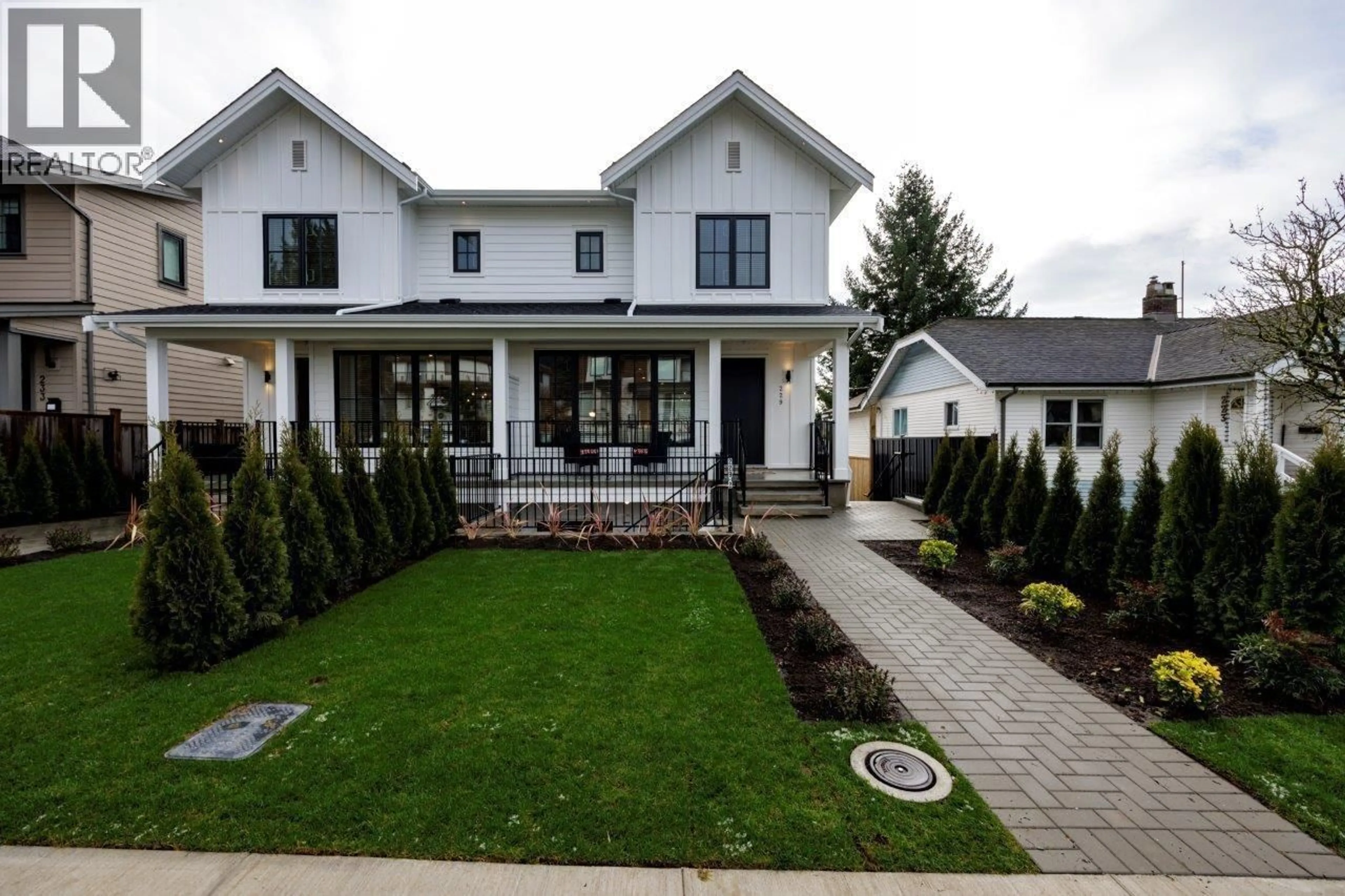 Unknown for 229 22ND STREET, North Vancouver British Columbia V7L3C5