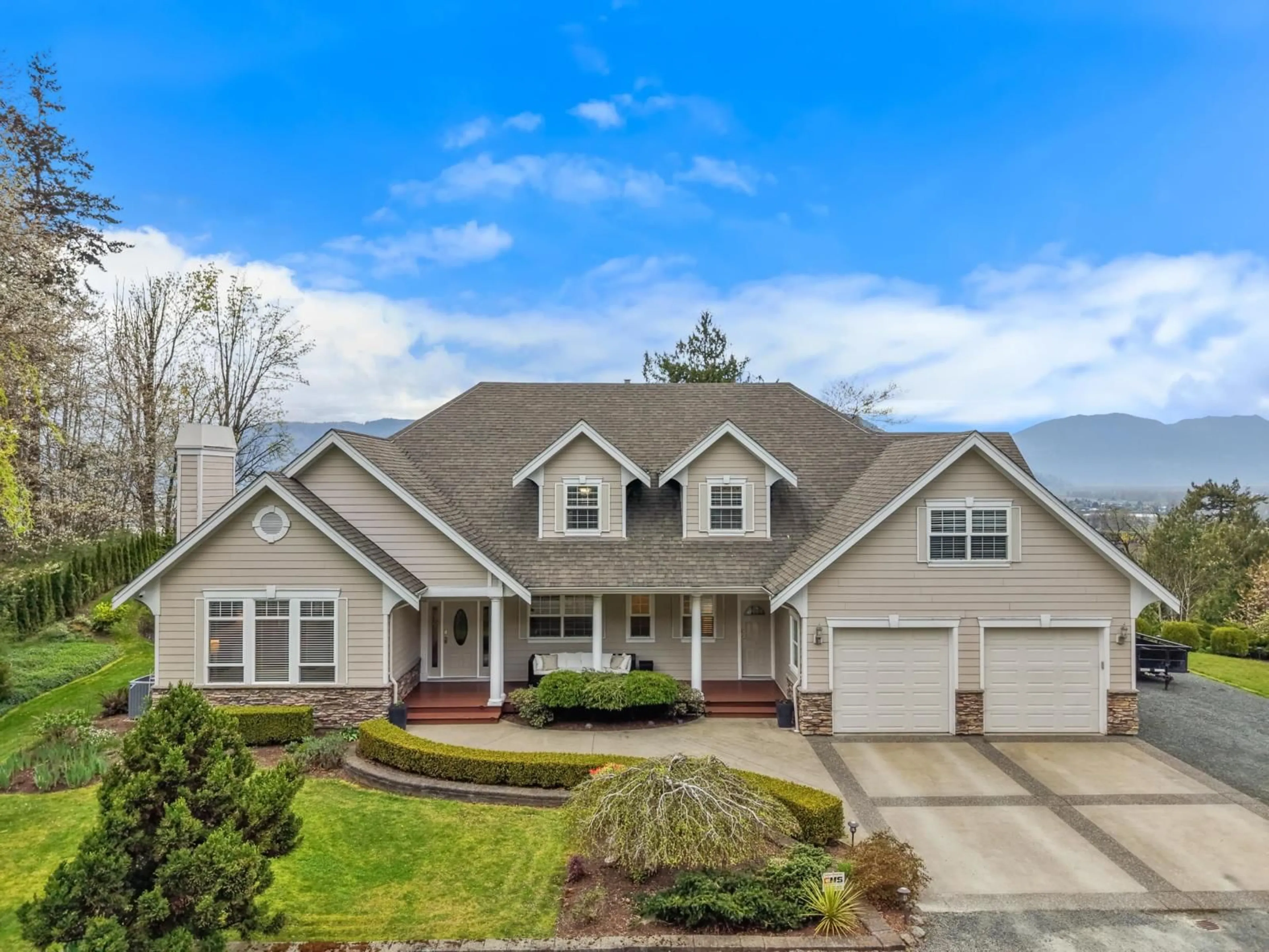 Home with vinyl exterior material, mountain view for 41813 MAJUBA HILL ROAD, Yarrow British Columbia V2R5G9