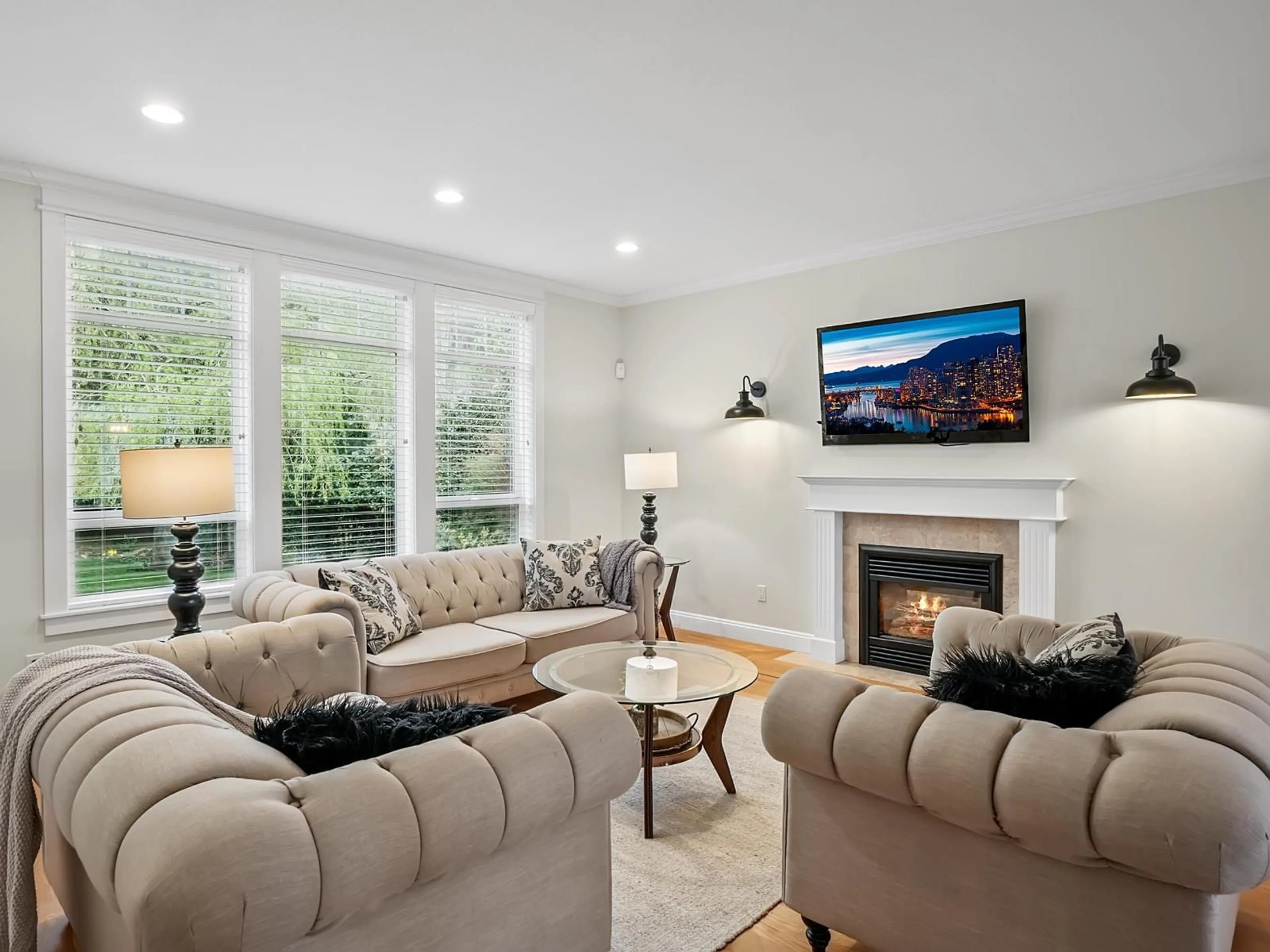 Living room with furniture, unknown for 41813 MAJUBA HILL ROAD, Yarrow British Columbia V2R5G9