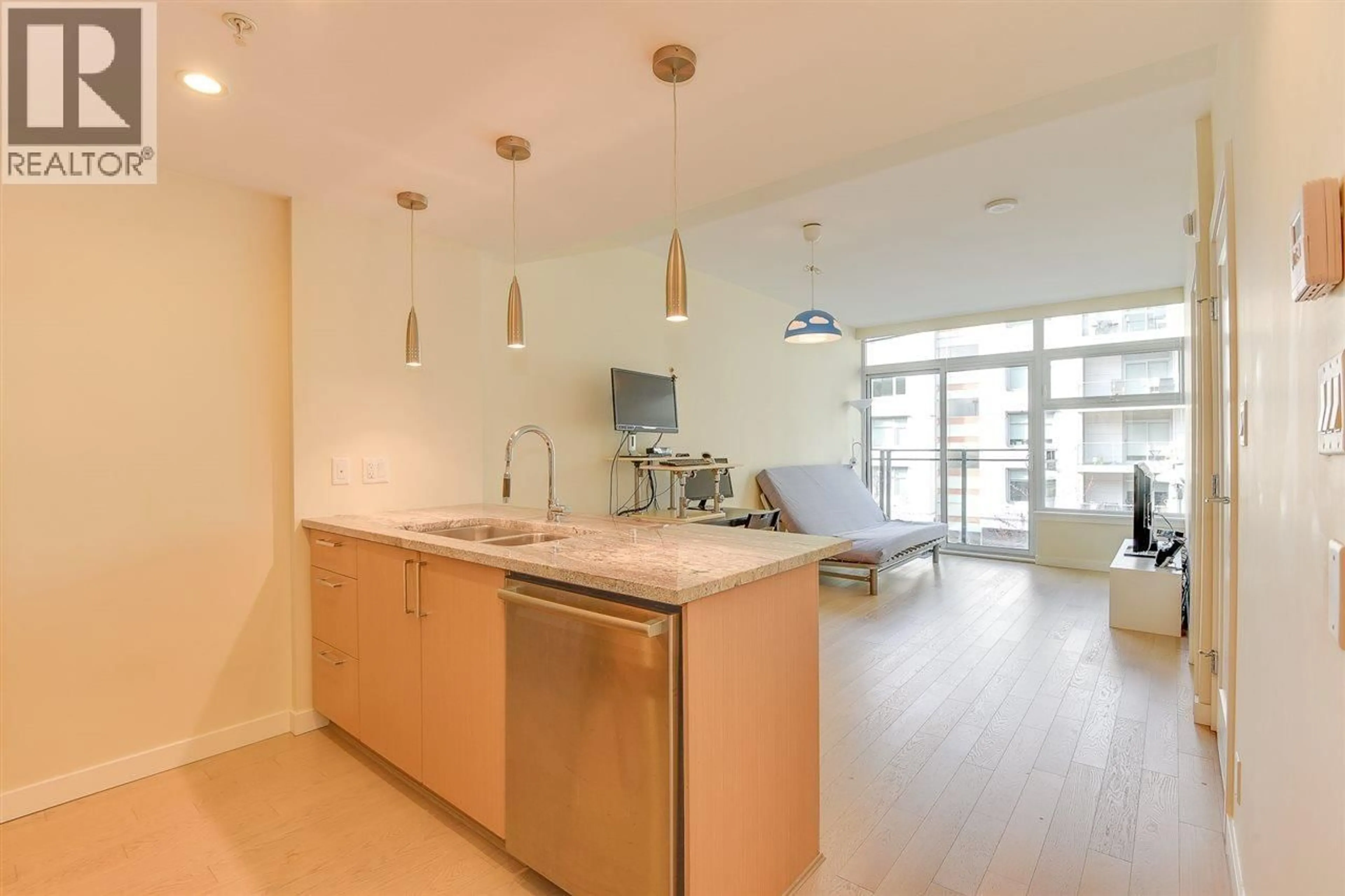 Open concept kitchen, unknown for 319 - 38 1ST AVENUE, Vancouver British Columbia V5Y0K3