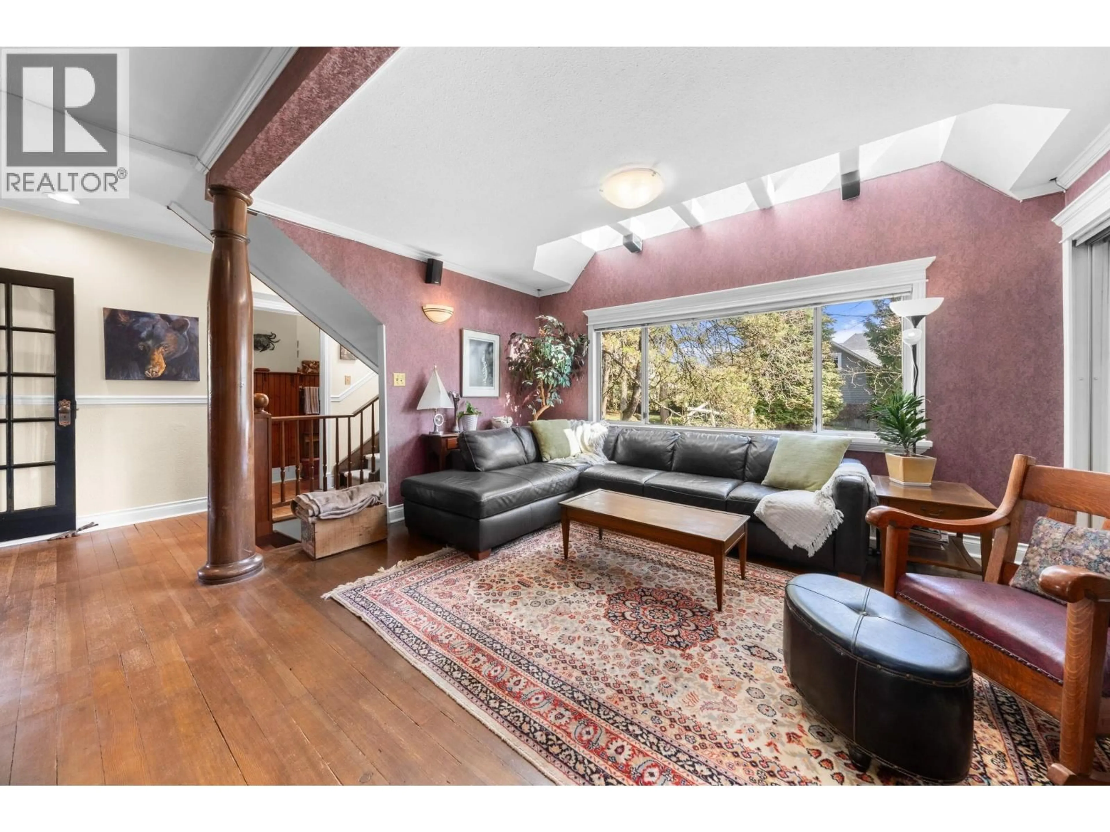 Living room with furniture, unknown for 628 5TH STREET, North Vancouver British Columbia V7L1M7