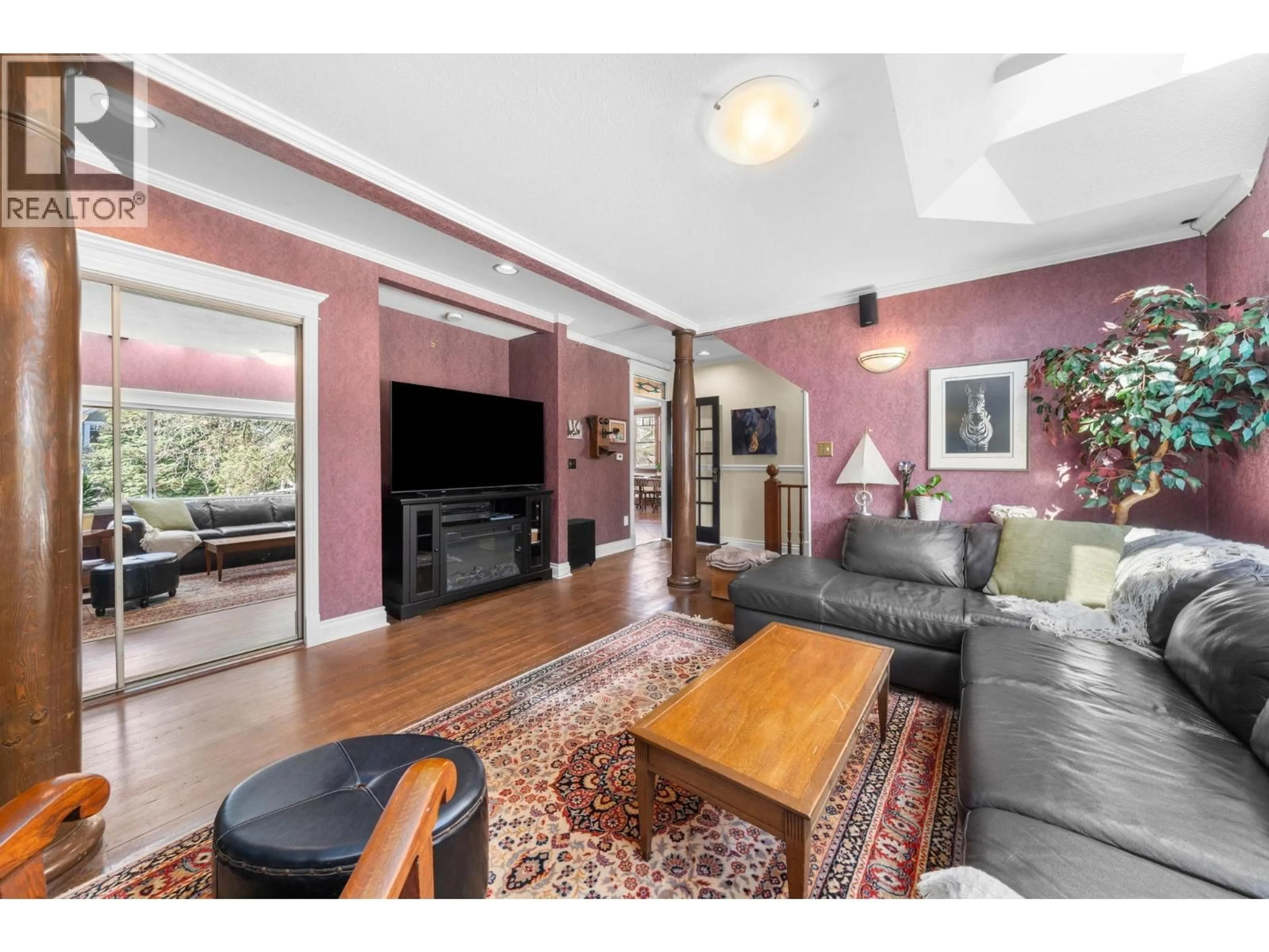 Living room with furniture, unknown for 628 5TH STREET, North Vancouver British Columbia V7L1M7