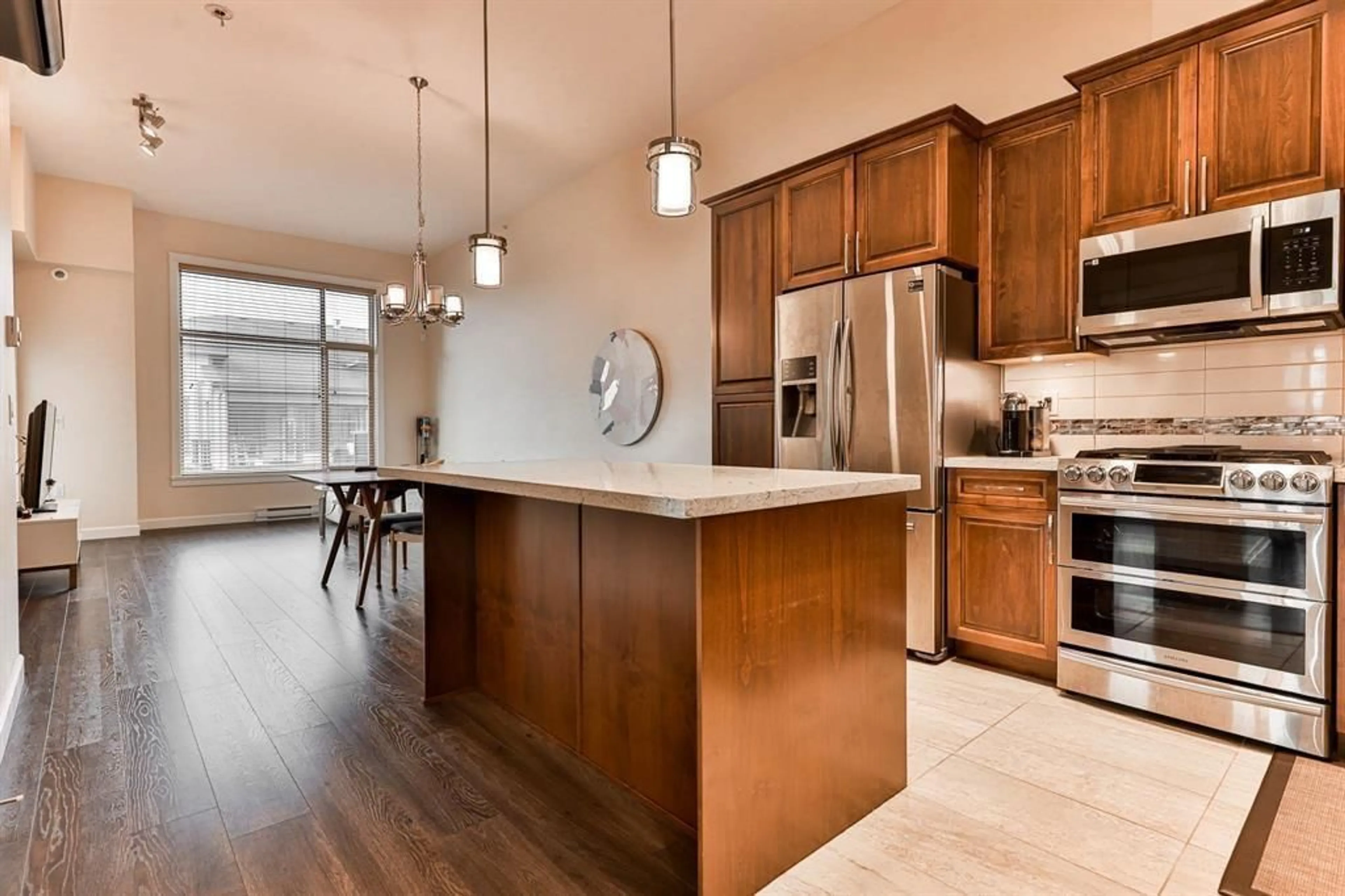 Open concept kitchen, unknown for B627 - 20716 WILLOUGHBY TOWN CENTER DRIVE, Langley British Columbia V2Y3J8
