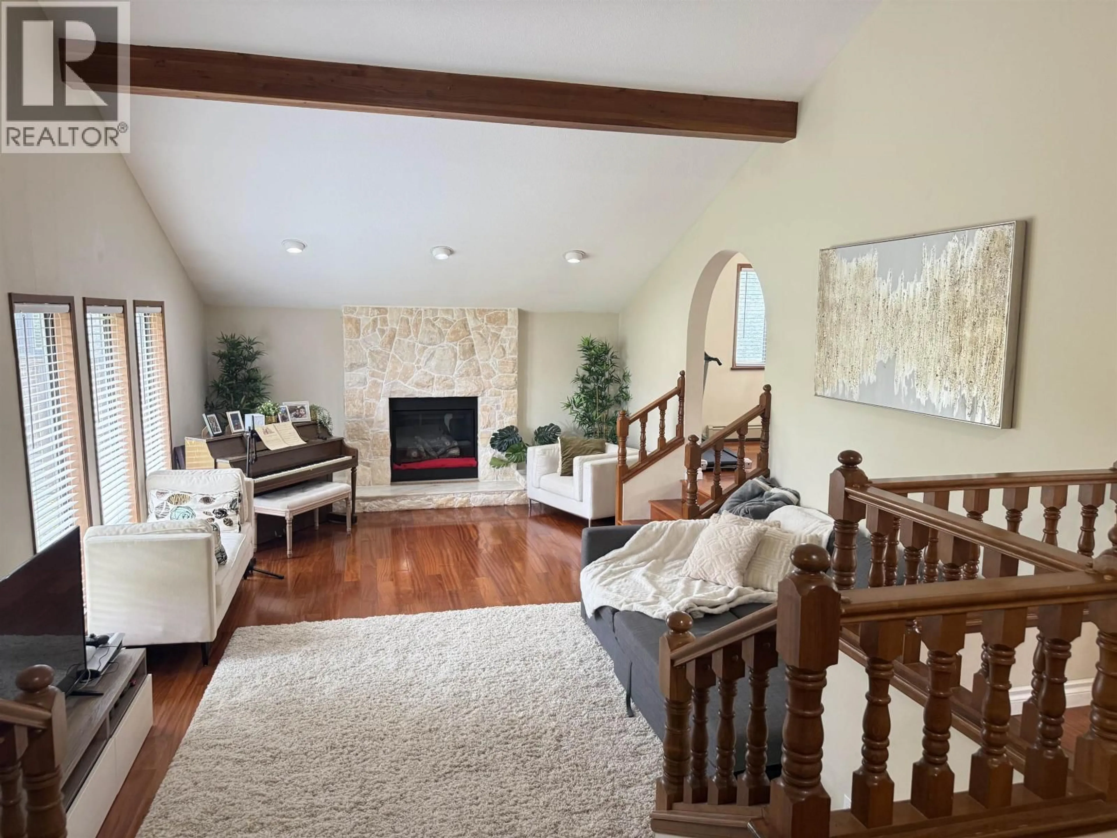 Living room with furniture, unknown for 4078 FARRINGTON STREET, Burnaby British Columbia V5H1C7