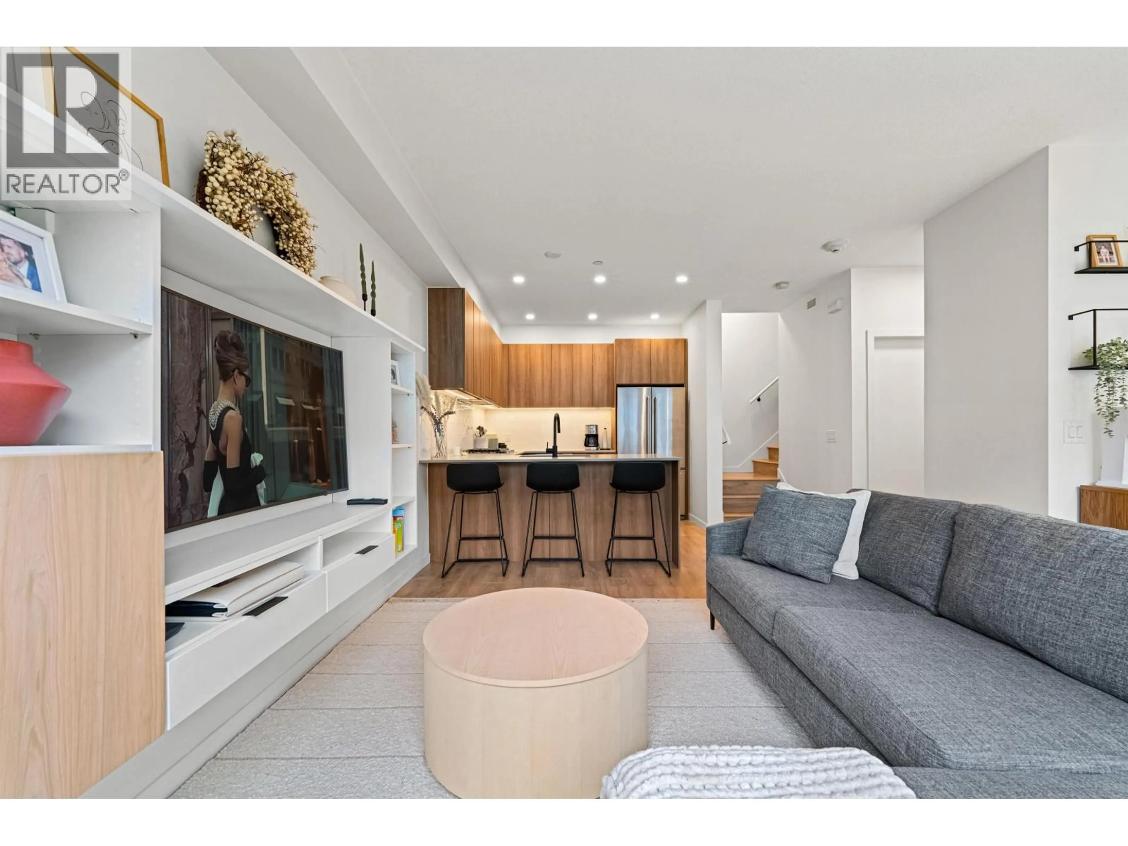 Unknown for 7 - 533 3RD STREET, North Vancouver British Columbia V7L1G4