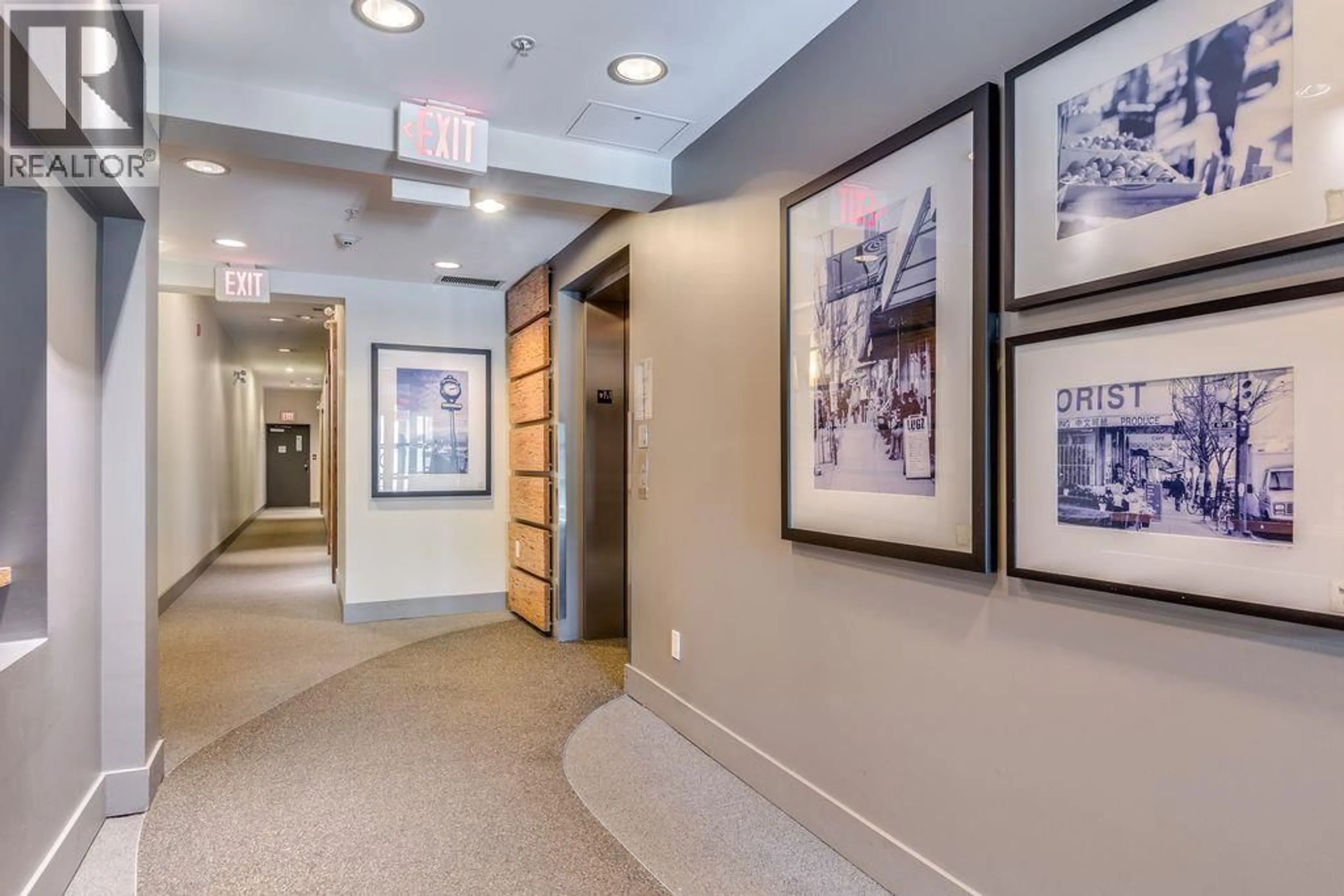 Indoor foyer for 208 - 205 10TH AVENUE, Vancouver British Columbia V5T4V6