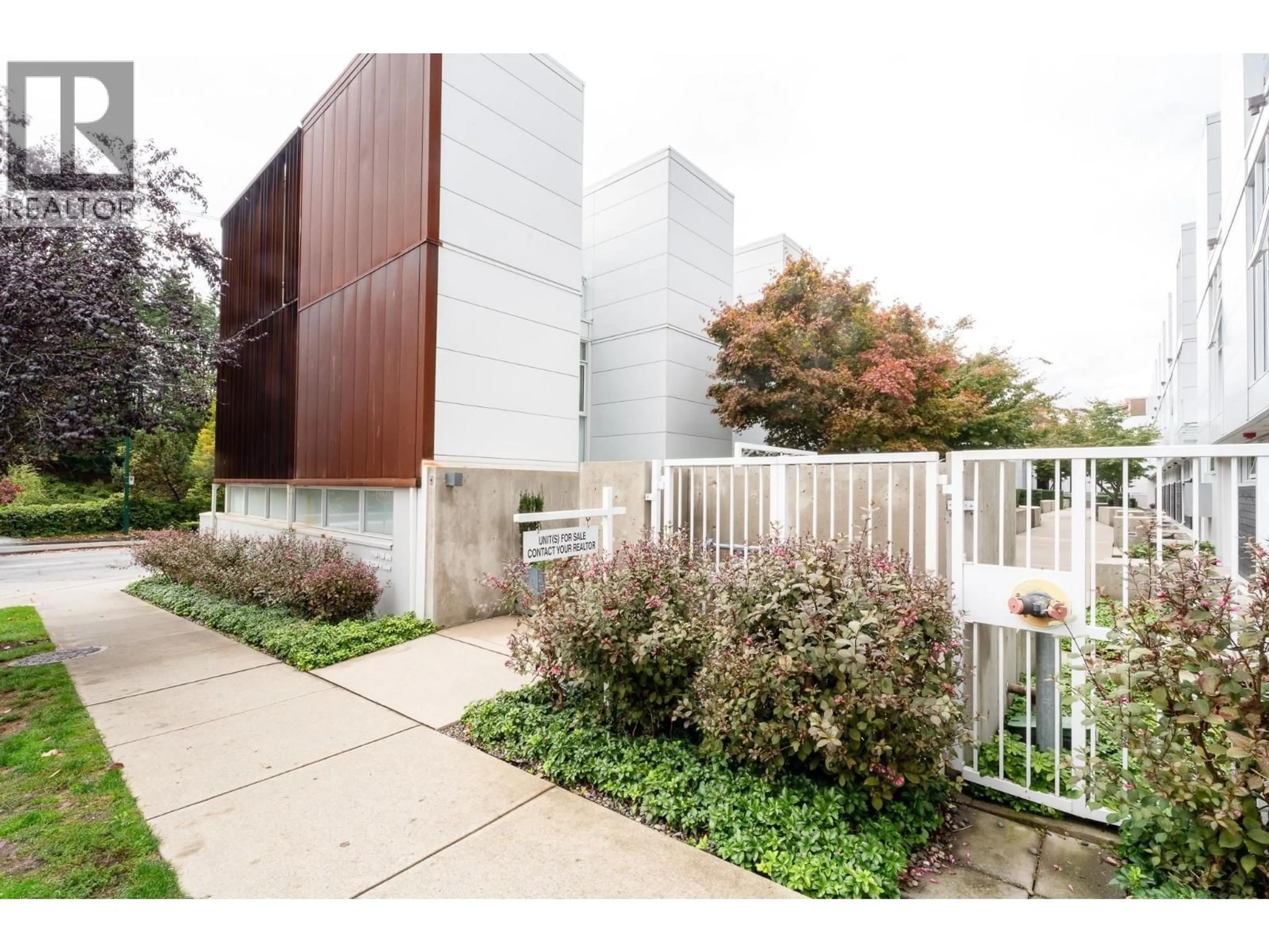 Unknown for 2208 WILLOW STREET, Vancouver British Columbia V5Z0C8