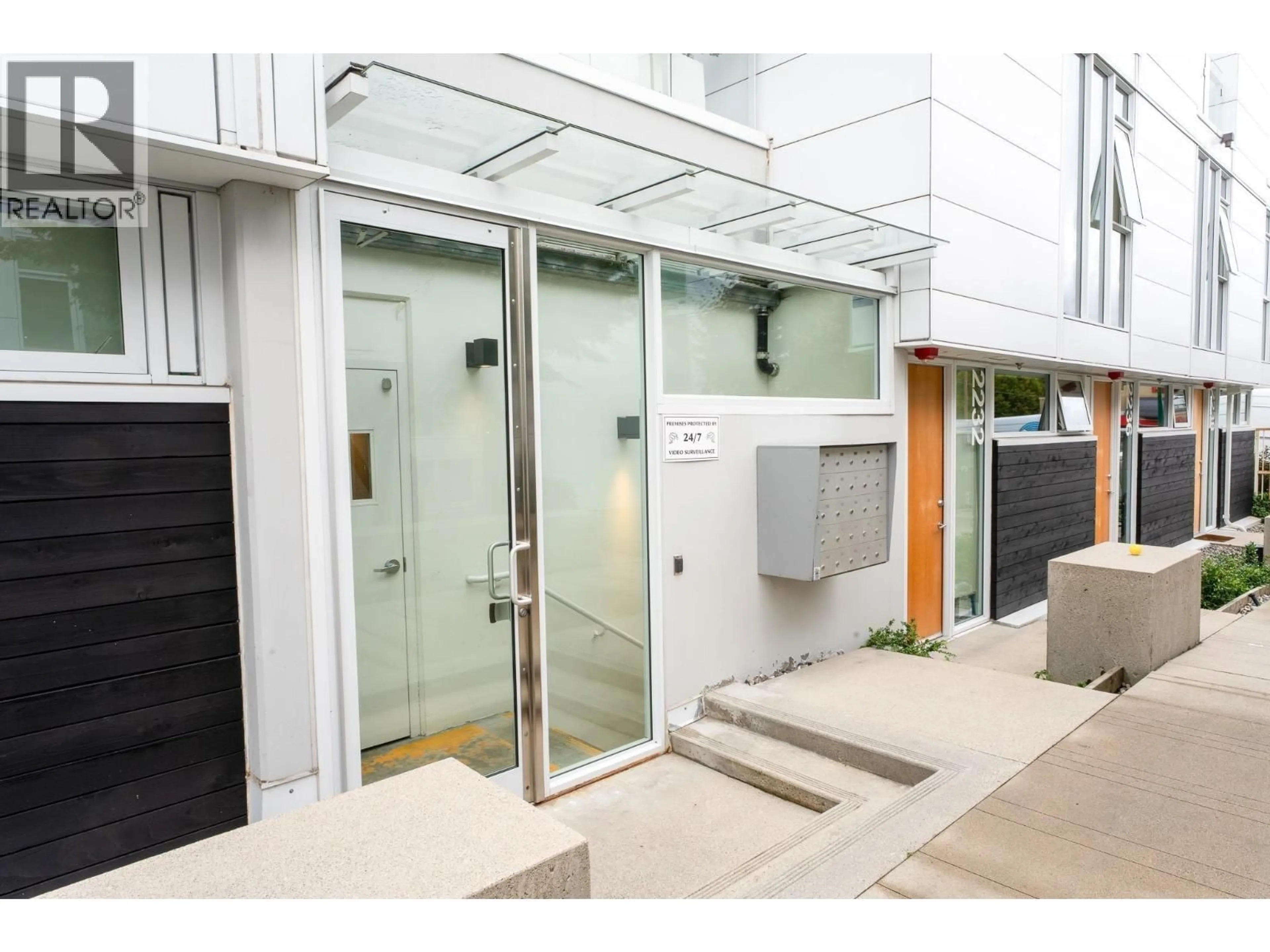 Unknown for 2208 WILLOW STREET, Vancouver British Columbia V5Z0C8