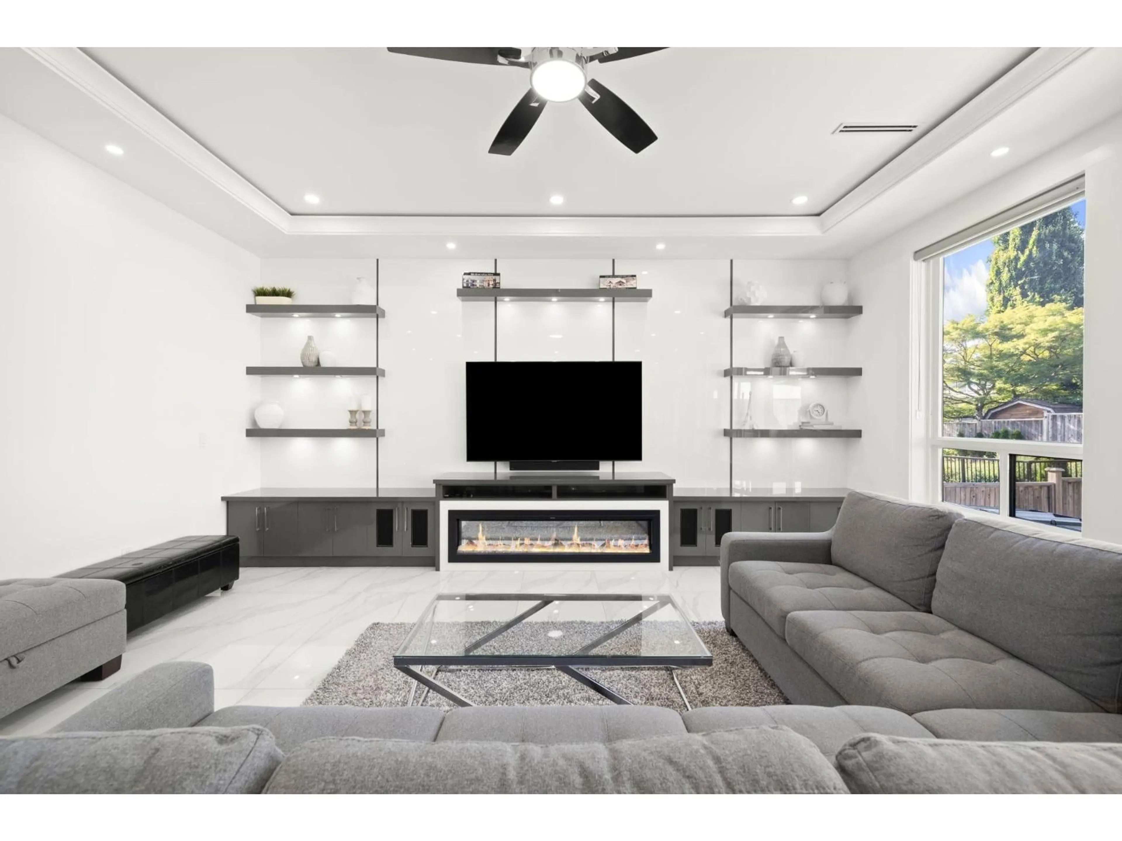 Living room with furniture, unknown for 15439 78 AVENUE, Surrey British Columbia V3S1C2