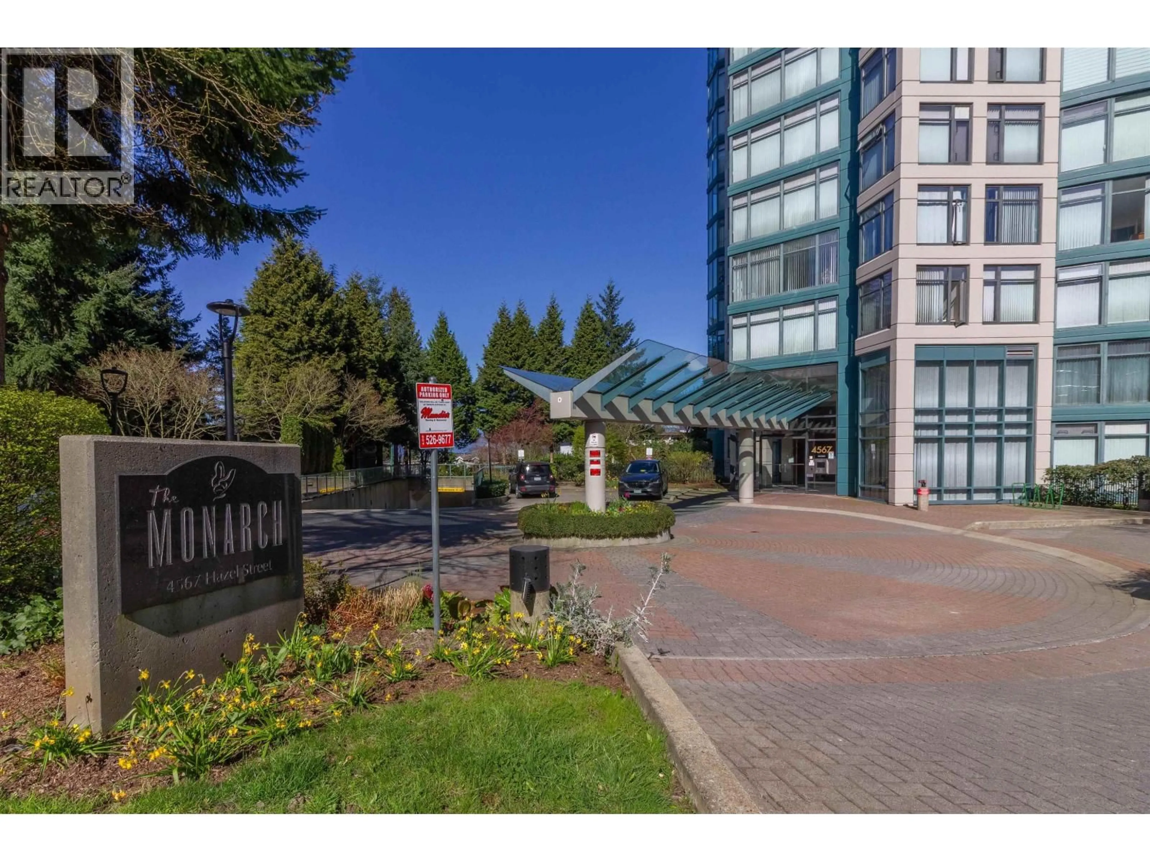 Indoor foyer for 1602 - 4567 HAZEL STREET, Burnaby British Columbia V5H4V4