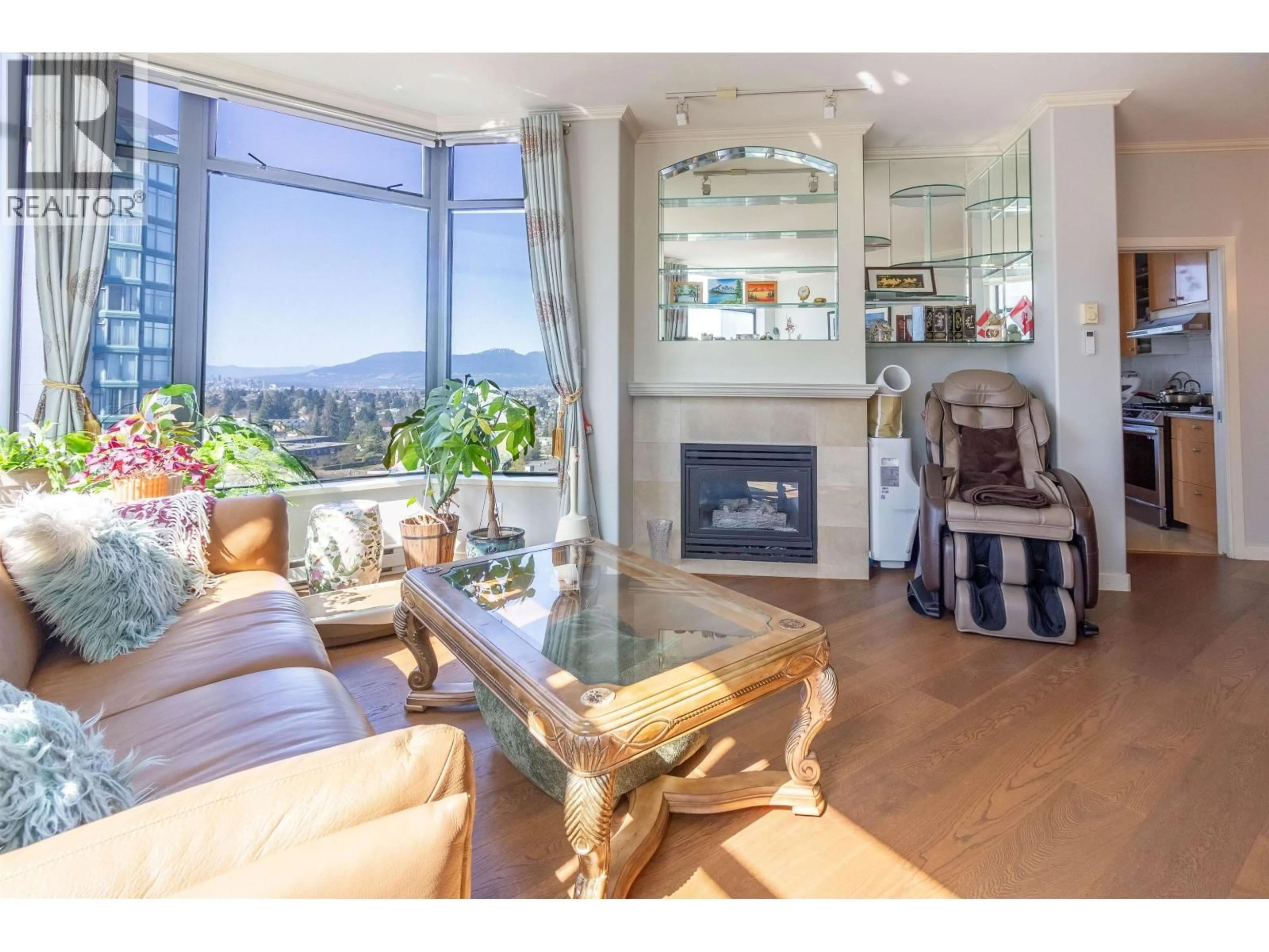 Living room with furniture, unknown for 1602 - 4567 HAZEL STREET, Burnaby British Columbia V5H4V4