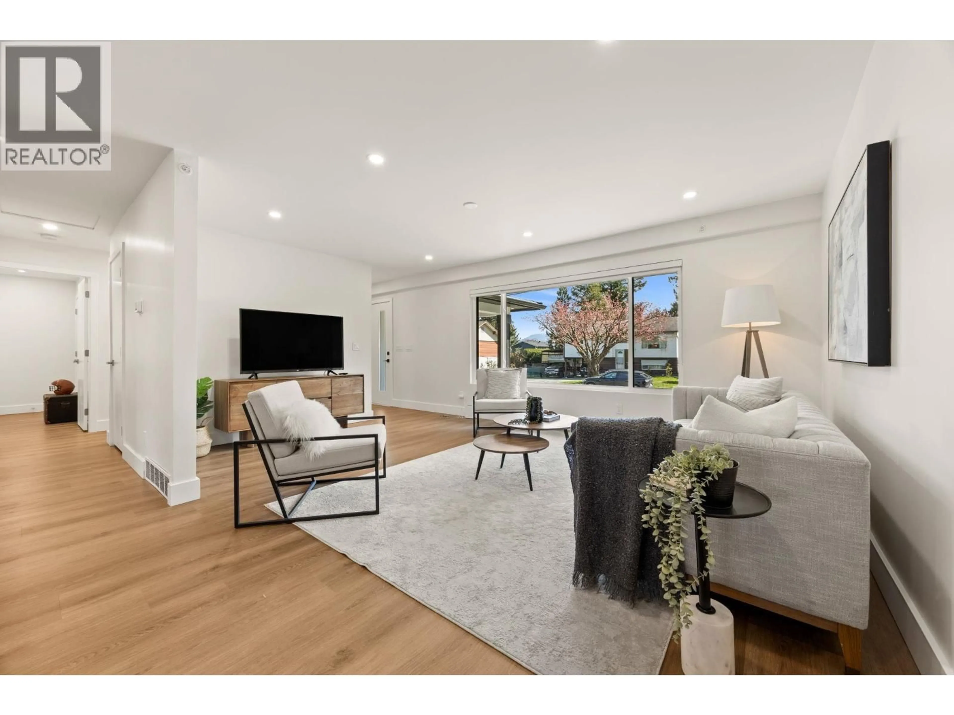 Living room with furniture, unknown for 12475 208 STREET, Maple Ridge British Columbia V2X4X1