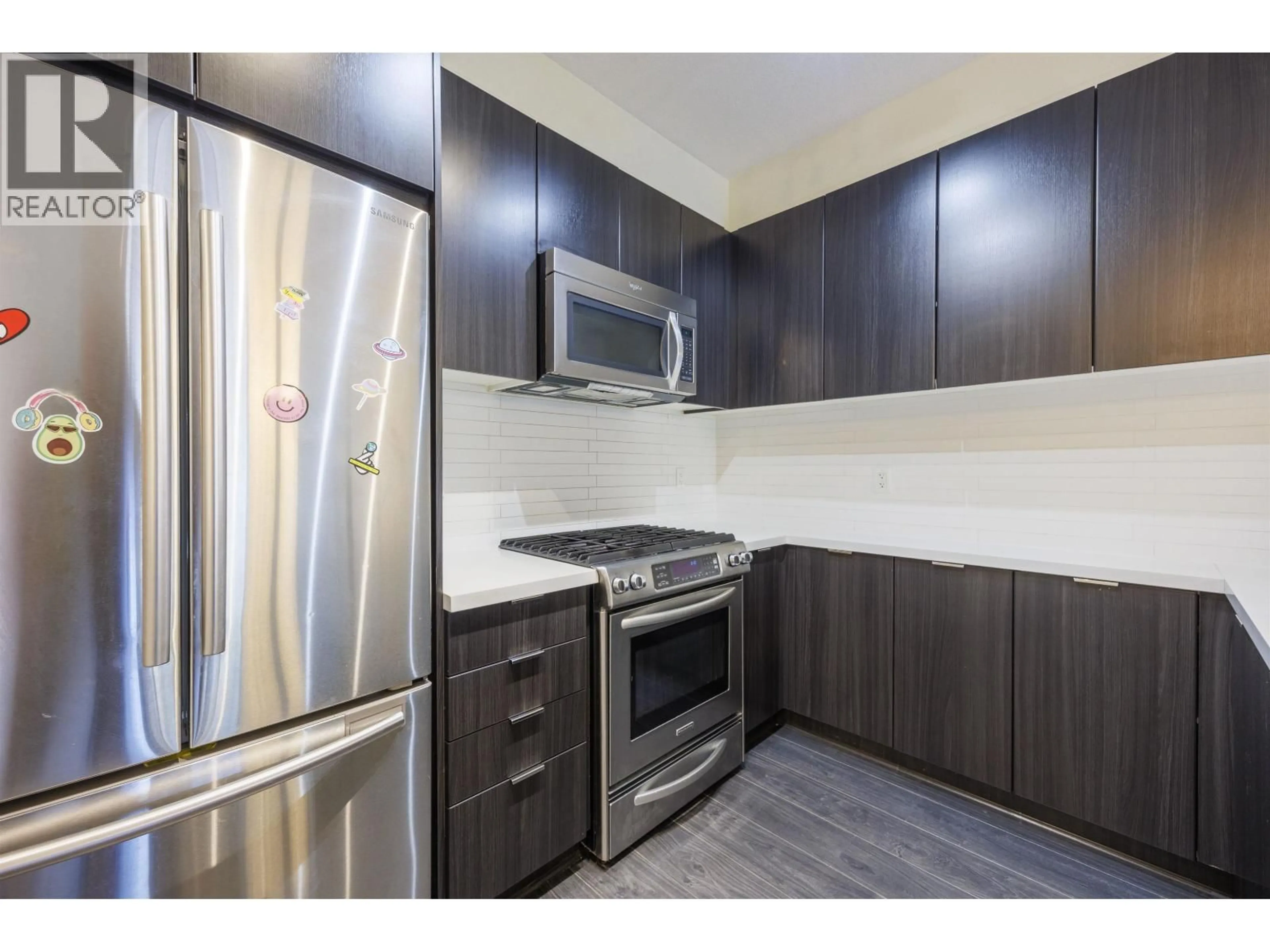Standard kitchen, wood/laminate floor for 213 - 3107 WINDSOR GATE, Coquitlam British Columbia V3B0L1