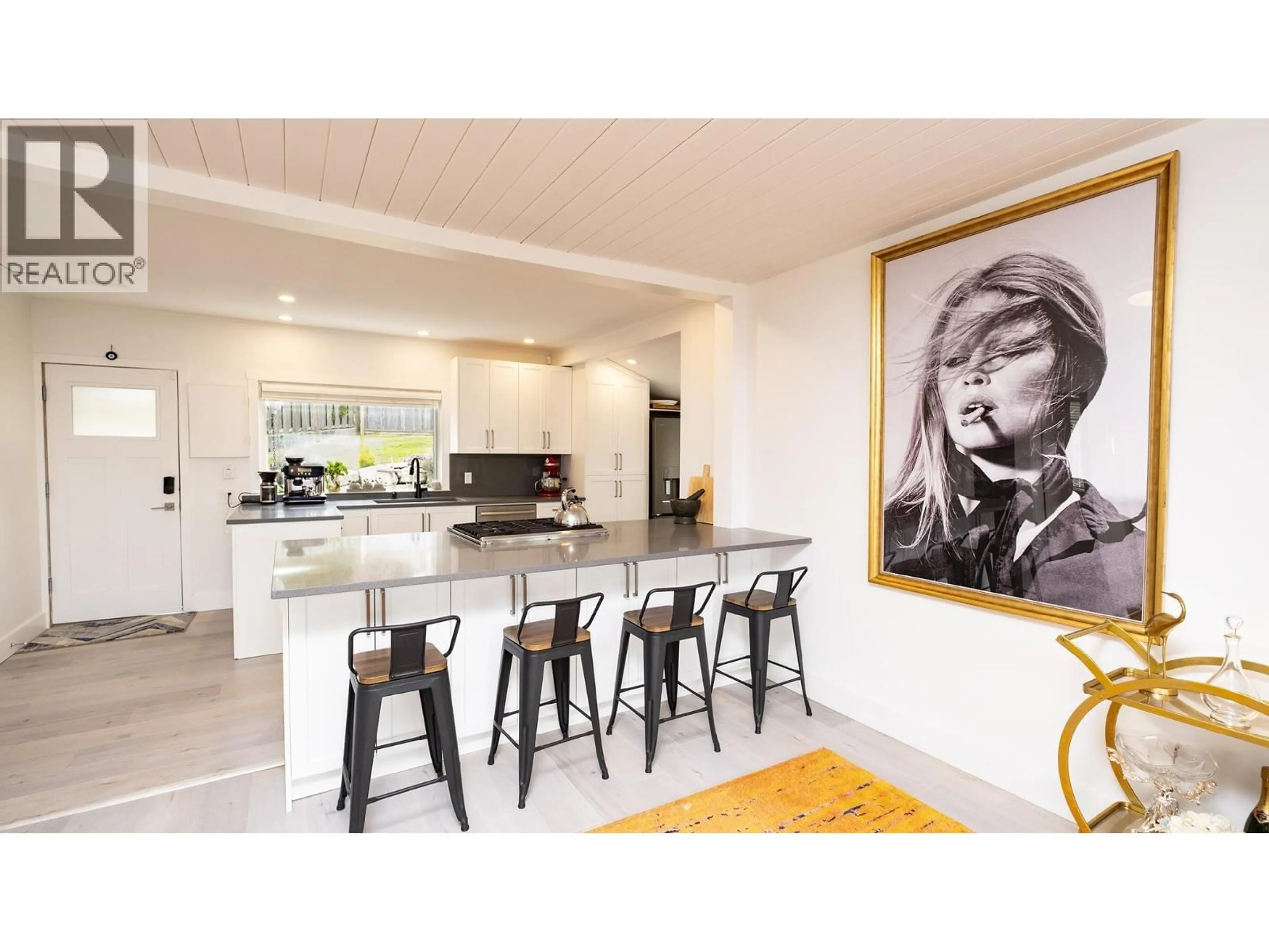 Open concept kitchen, unknown for 6221 SUNSHINE COAST HIGHWAY, Sechelt British Columbia V7Z0M1