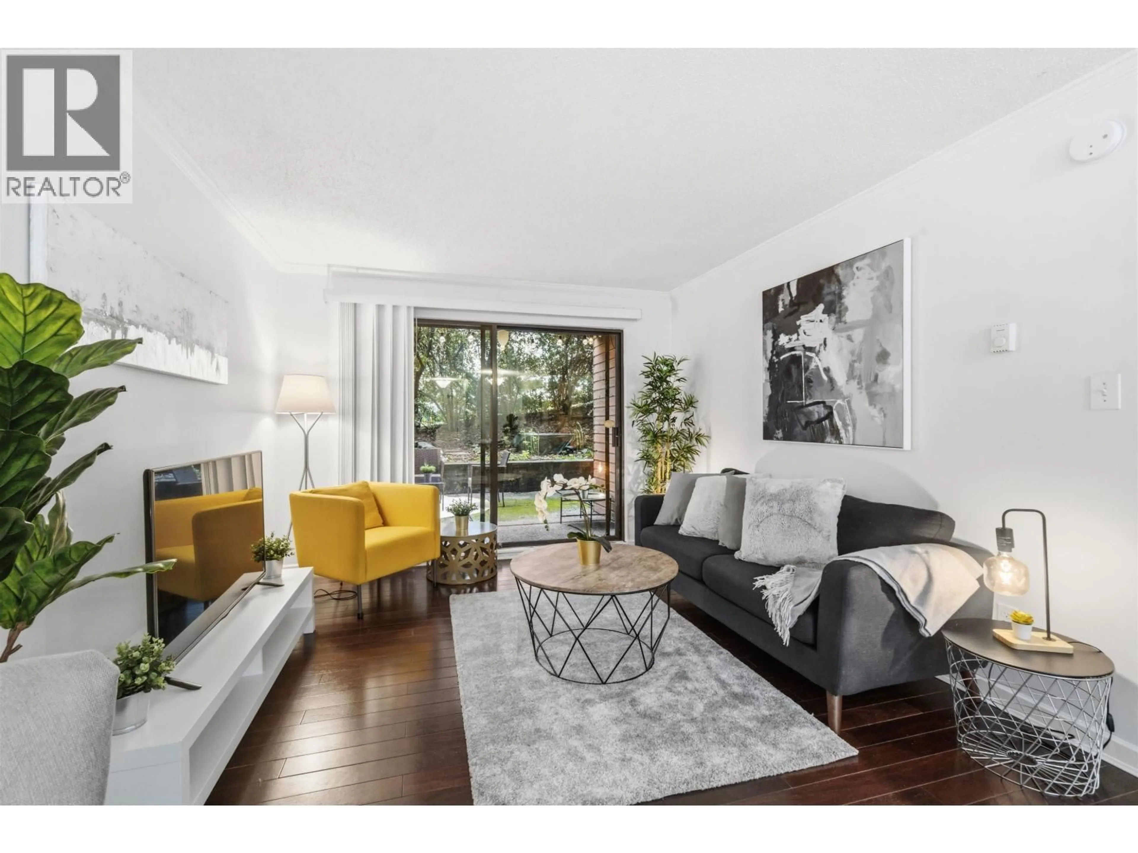 Living room with furniture, wood/laminate floor for 104 - 37 AGNES STREET, New Westminster British Columbia V3L5G9