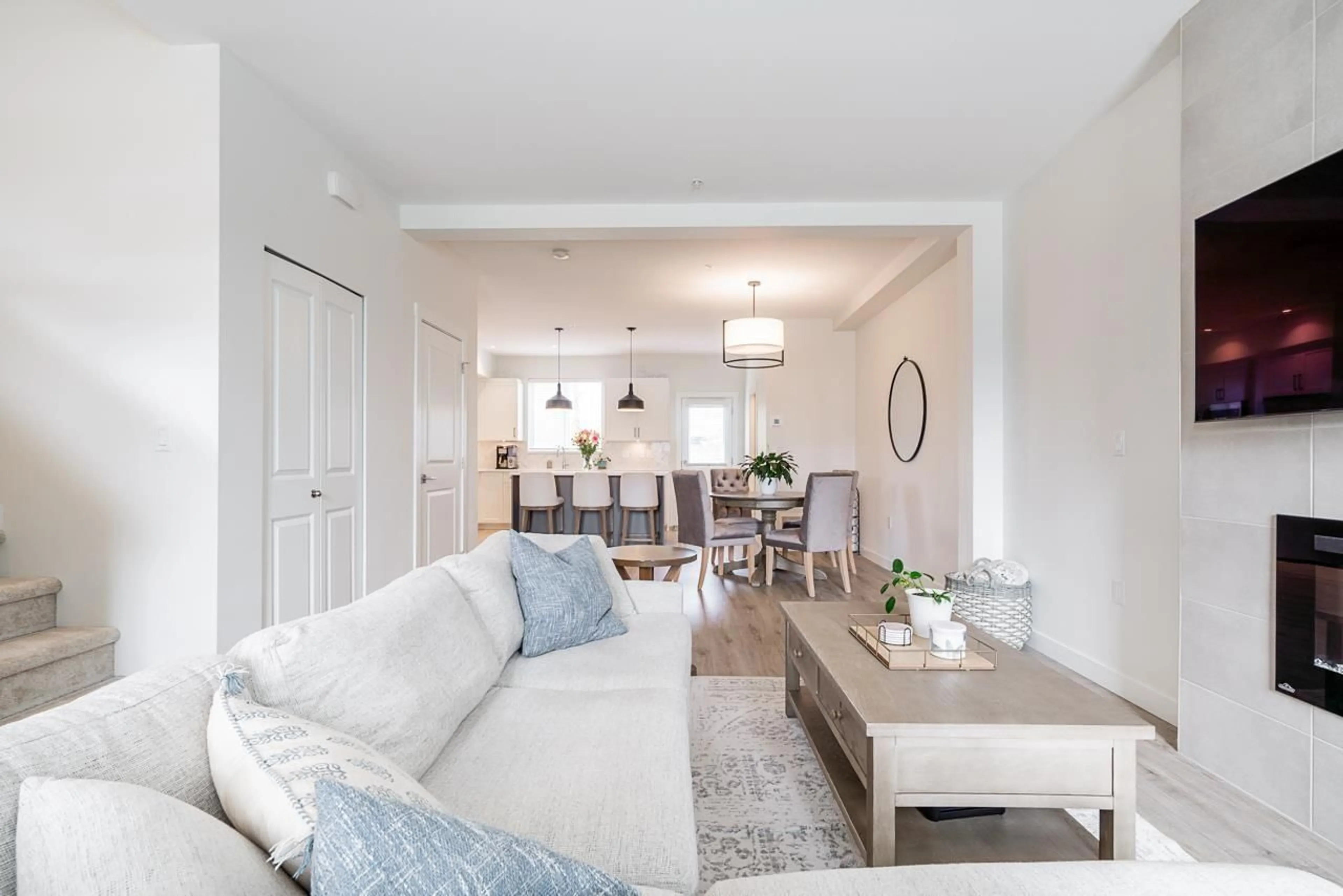 Living room with furniture, unknown for 20135 83 AVENUE, Langley British Columbia V2Y4L1