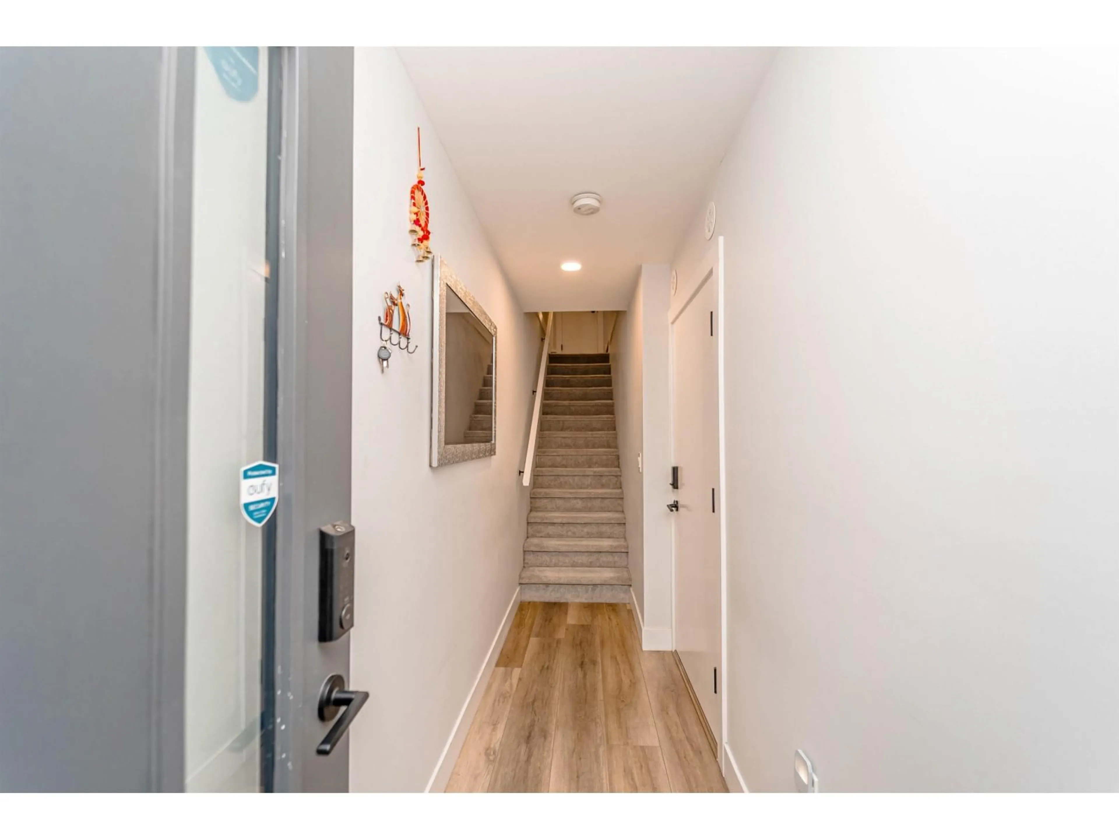 Indoor foyer for 108 - 30530 CARDINAL AVENUE, Abbotsford British Columbia N0N0N0