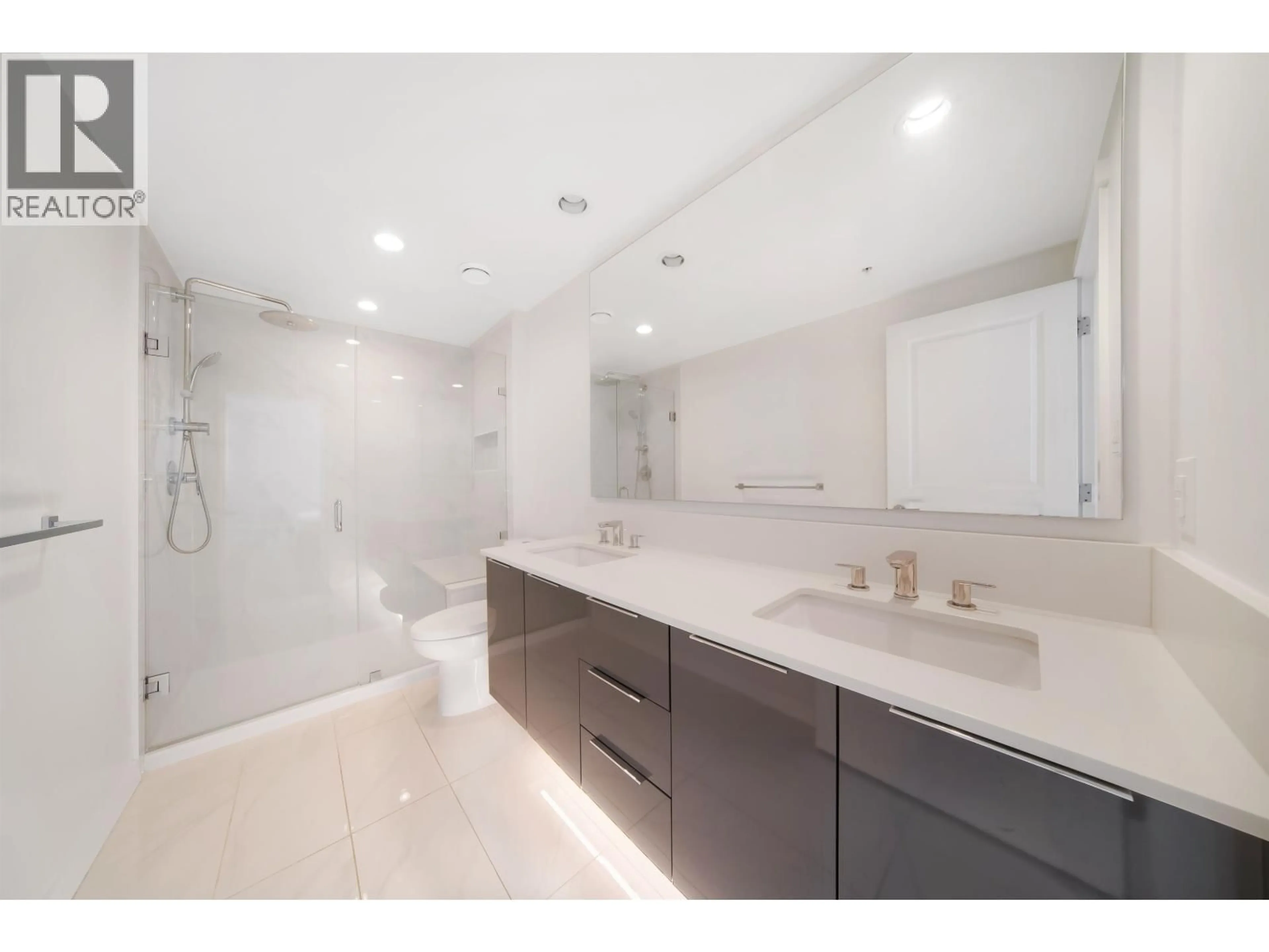 Contemporary bathroom, ceramic/tile floor for 2205 - 3096 WINDSOR GATE, Coquitlam British Columbia V3B0P4