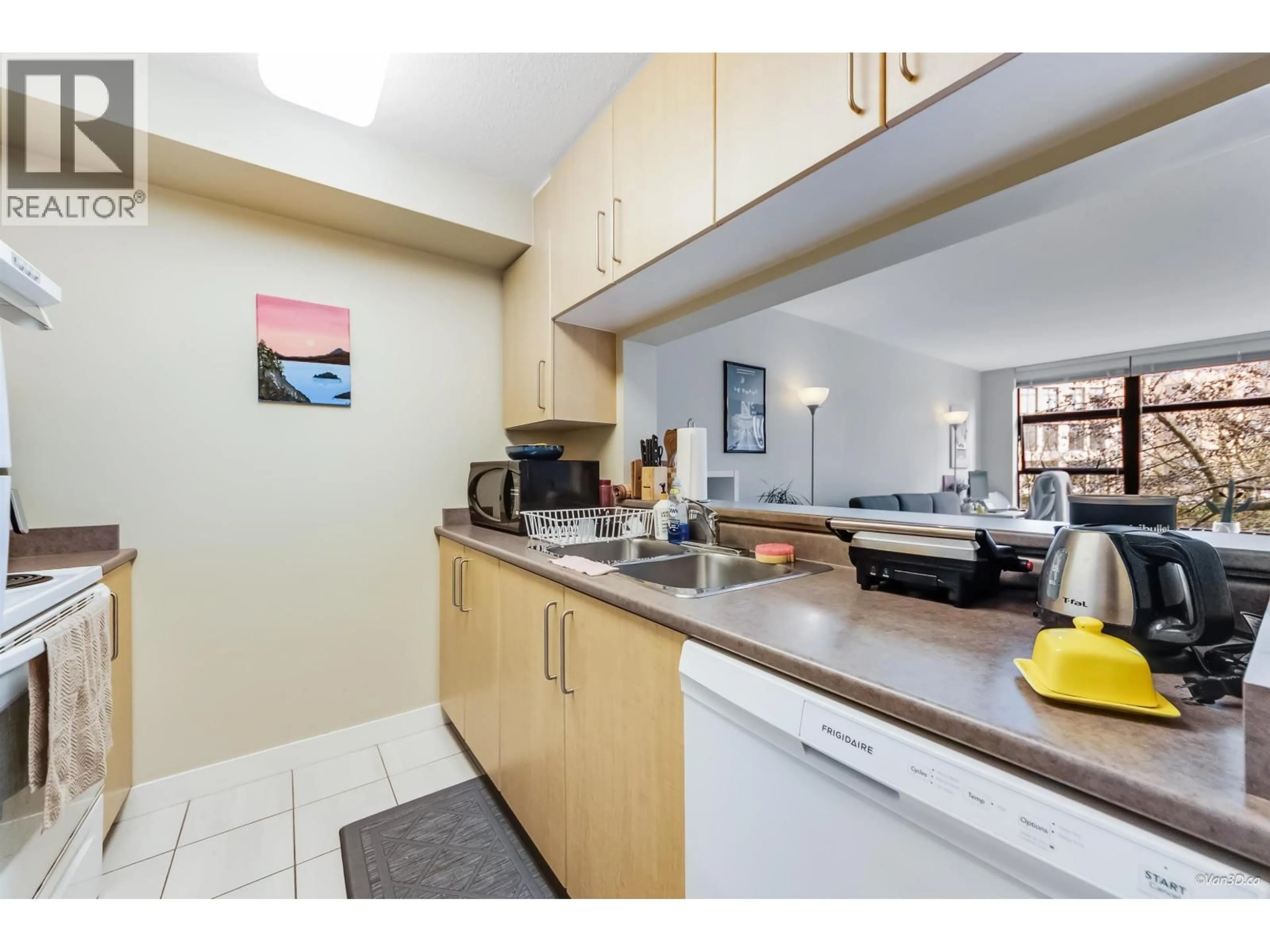 Standard kitchen, unknown for 301 - 5380 OBEN STREET, Vancouver British Columbia V5R6H7
