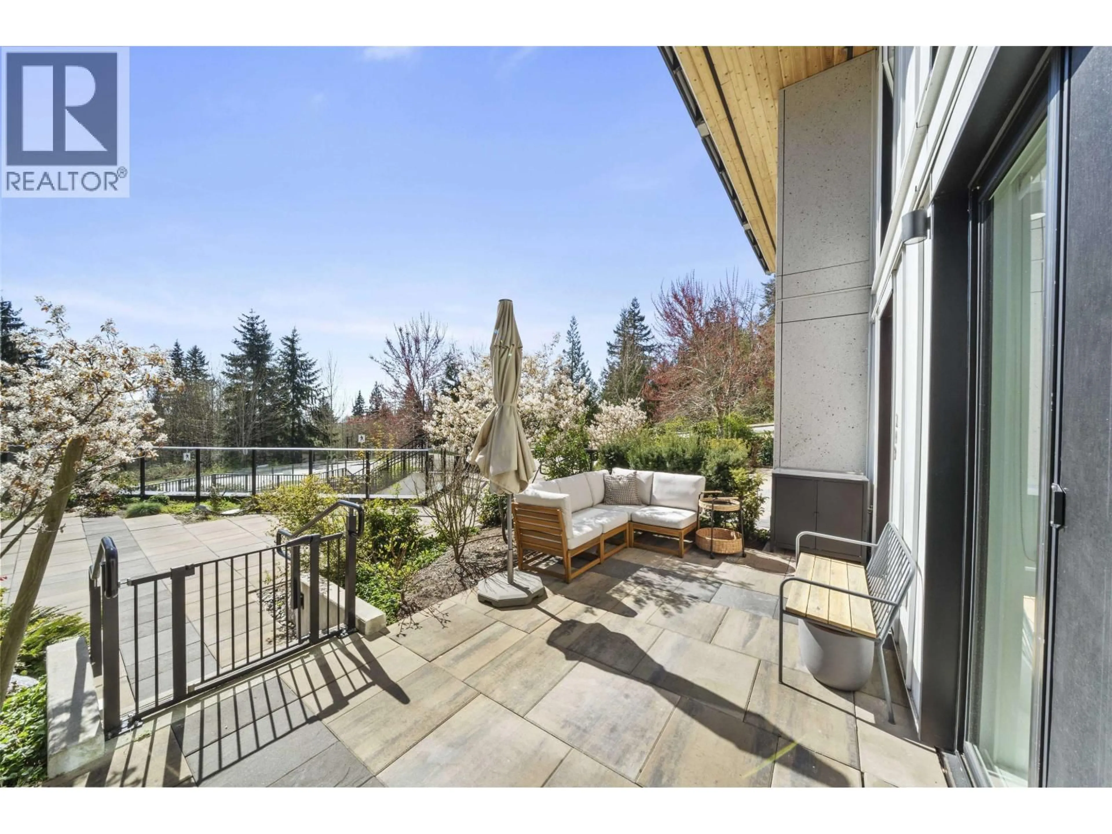 Patio, street for 209 - 9888 UNIVERSITY CRESCENT, Burnaby British Columbia V5A0G4