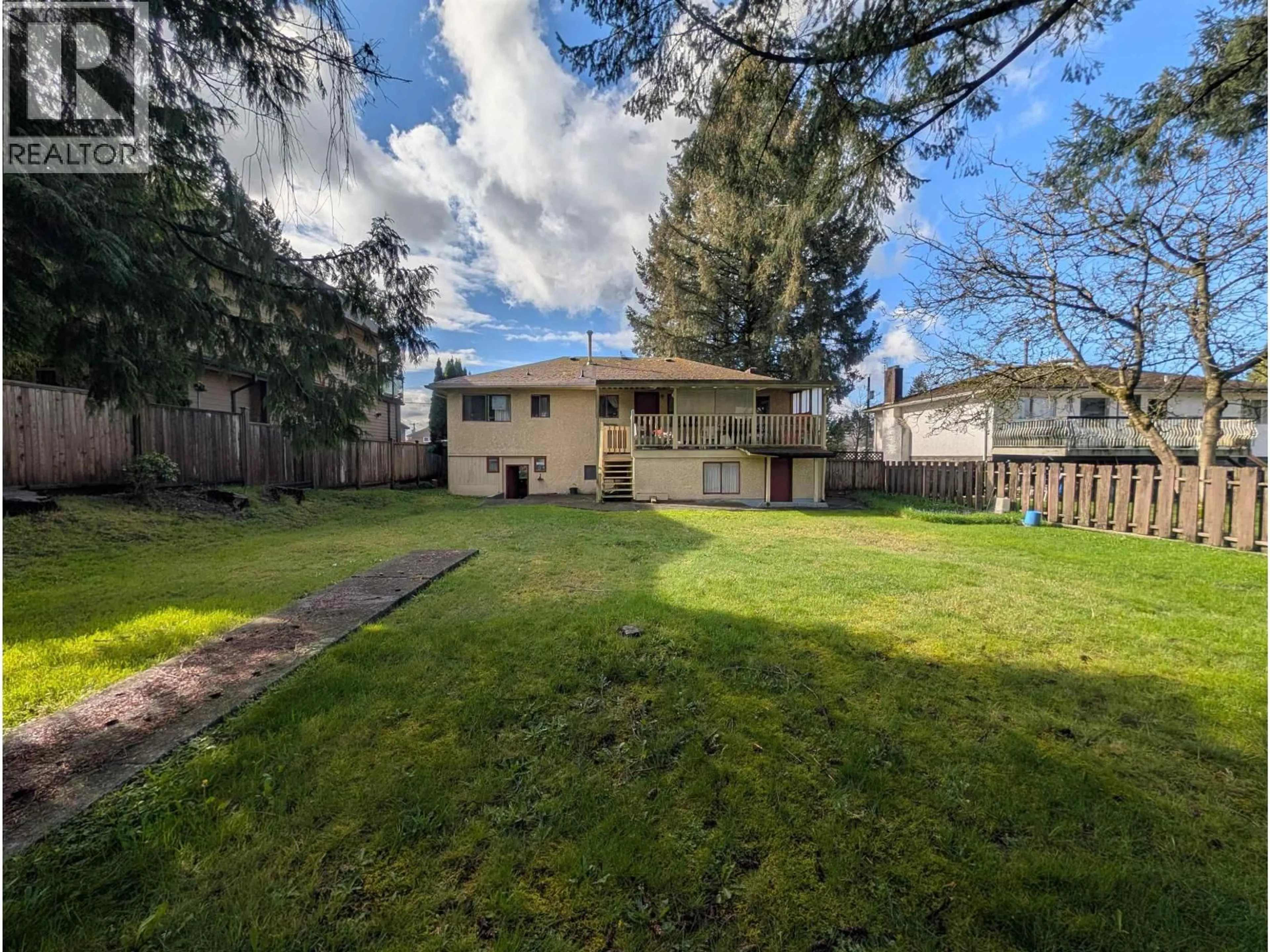 A pic from outside/outdoor area/front of a property/back of a property/a pic from drone, street for 1681 SMITH AVENUE, Coquitlam British Columbia V3J2Y4