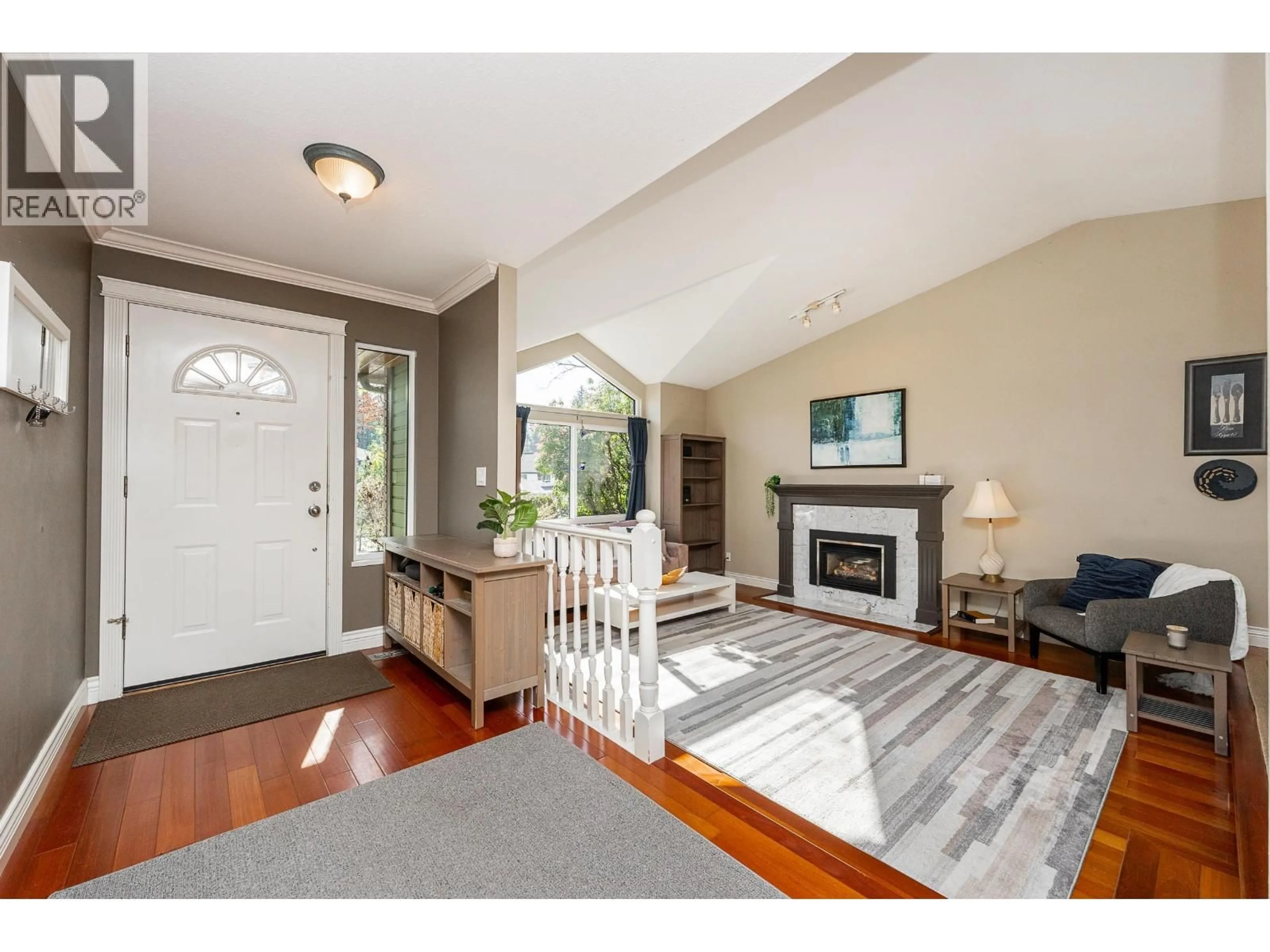 Indoor entryway for 25 RAVINE DRIVE, Port Moody British Columbia V3H4G6