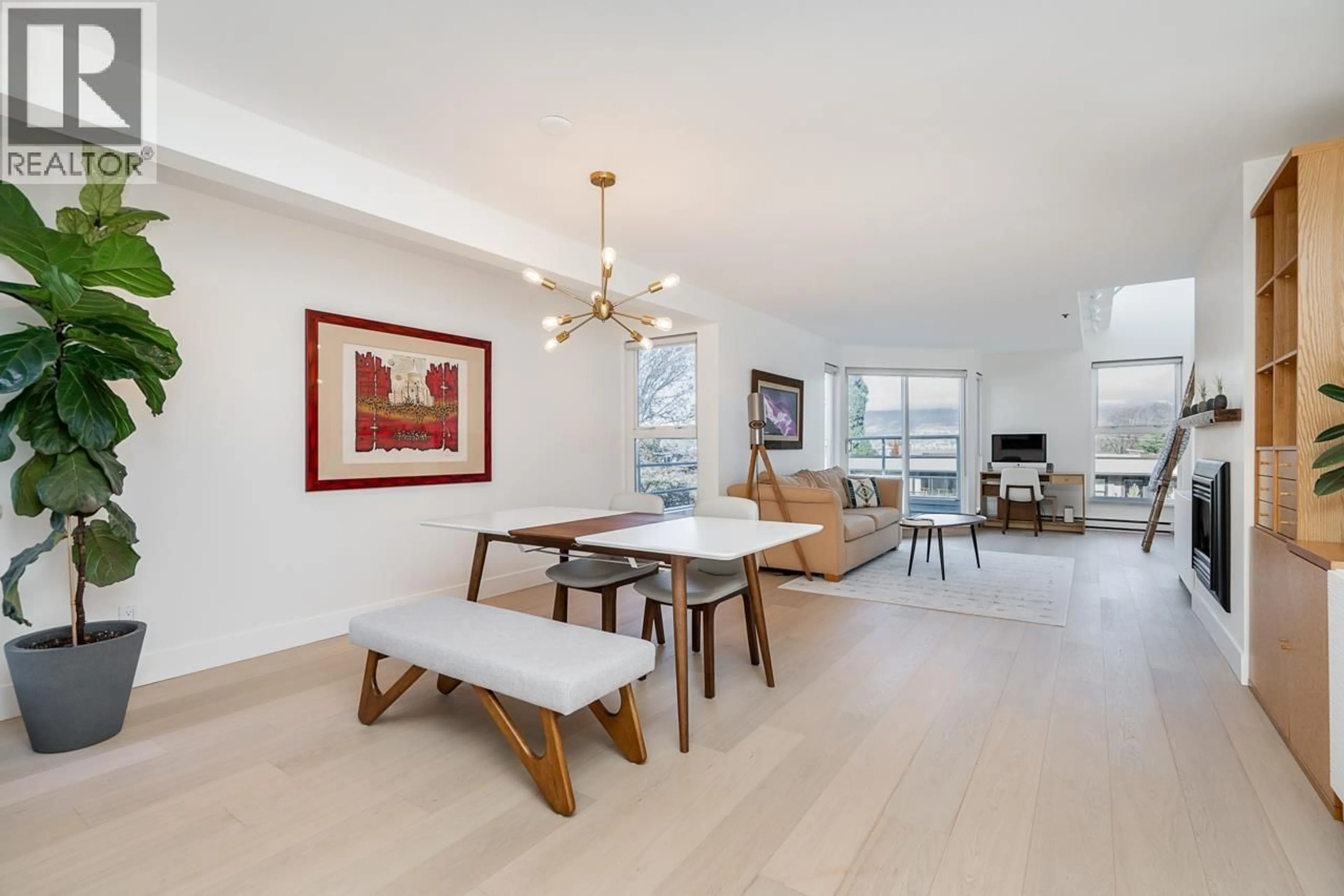 Living room with furniture, unknown for 2240 YORK AVENUE, Vancouver British Columbia V6K1C6