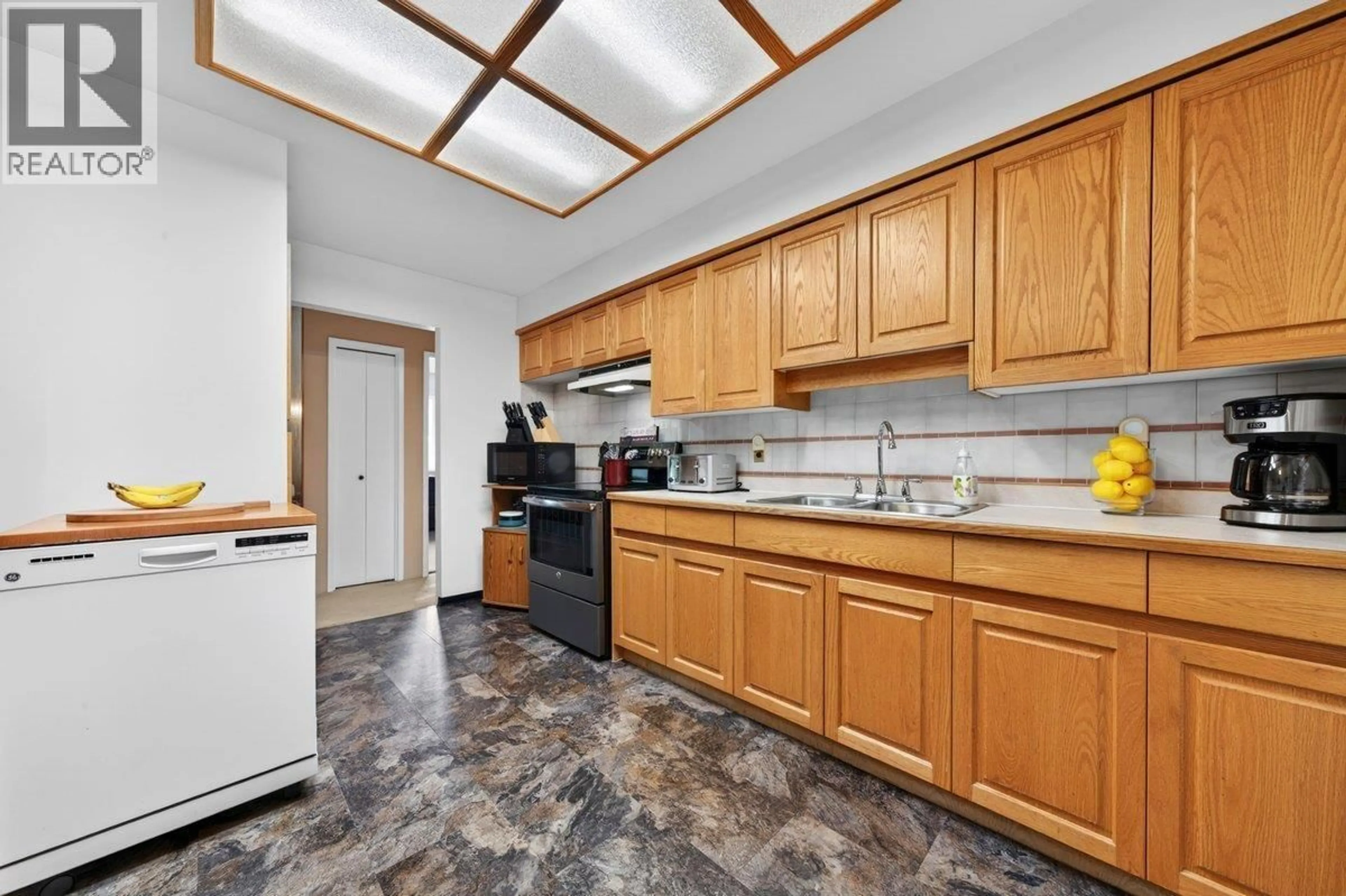 Standard kitchen, unknown for 3833 KILLARNEY STREET, Port Coquitlam British Columbia V3B3G5