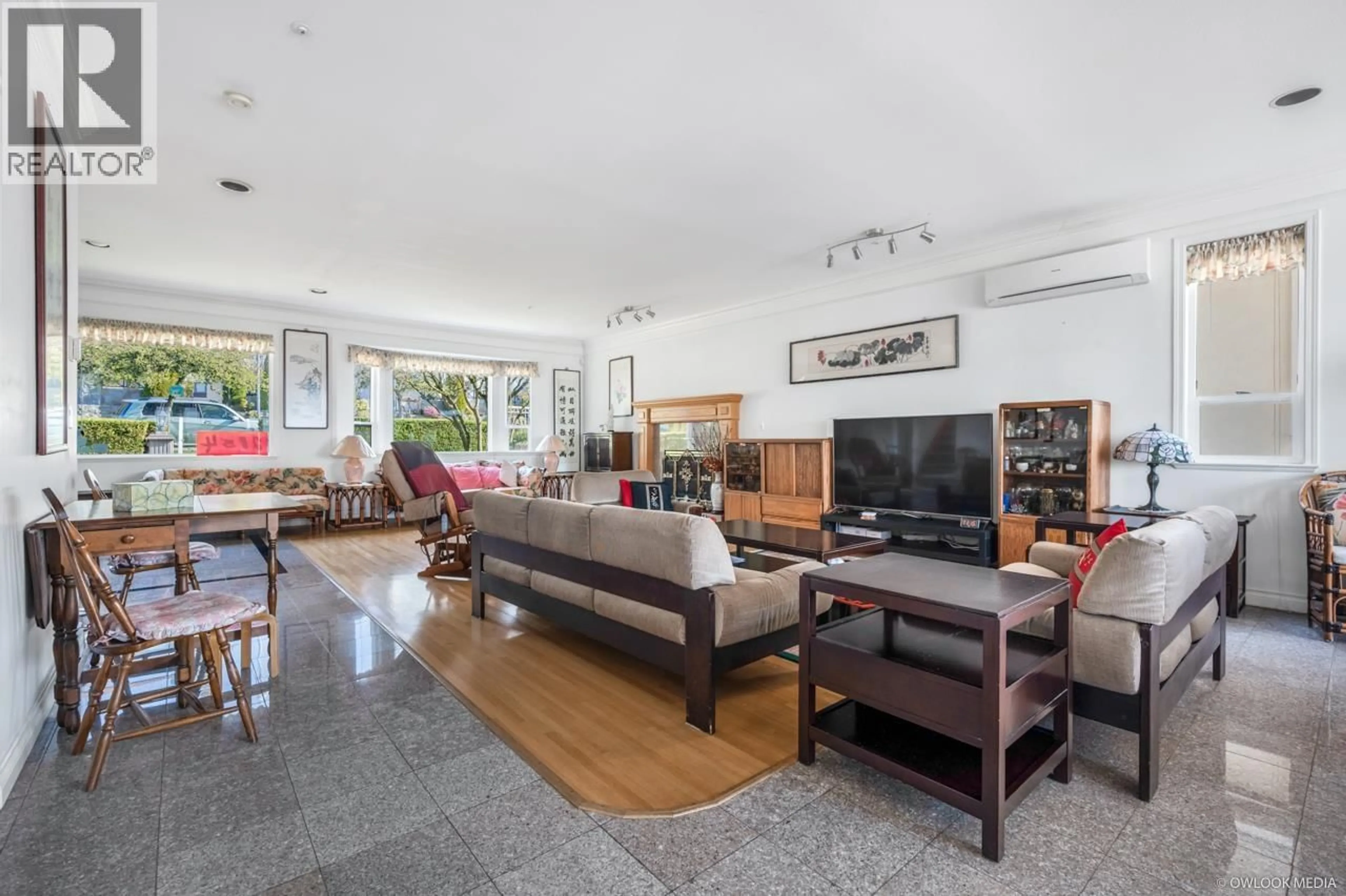 Living room with furniture, unknown for 2154 BURQUITLAM DRIVE, Vancouver British Columbia V5P2P1