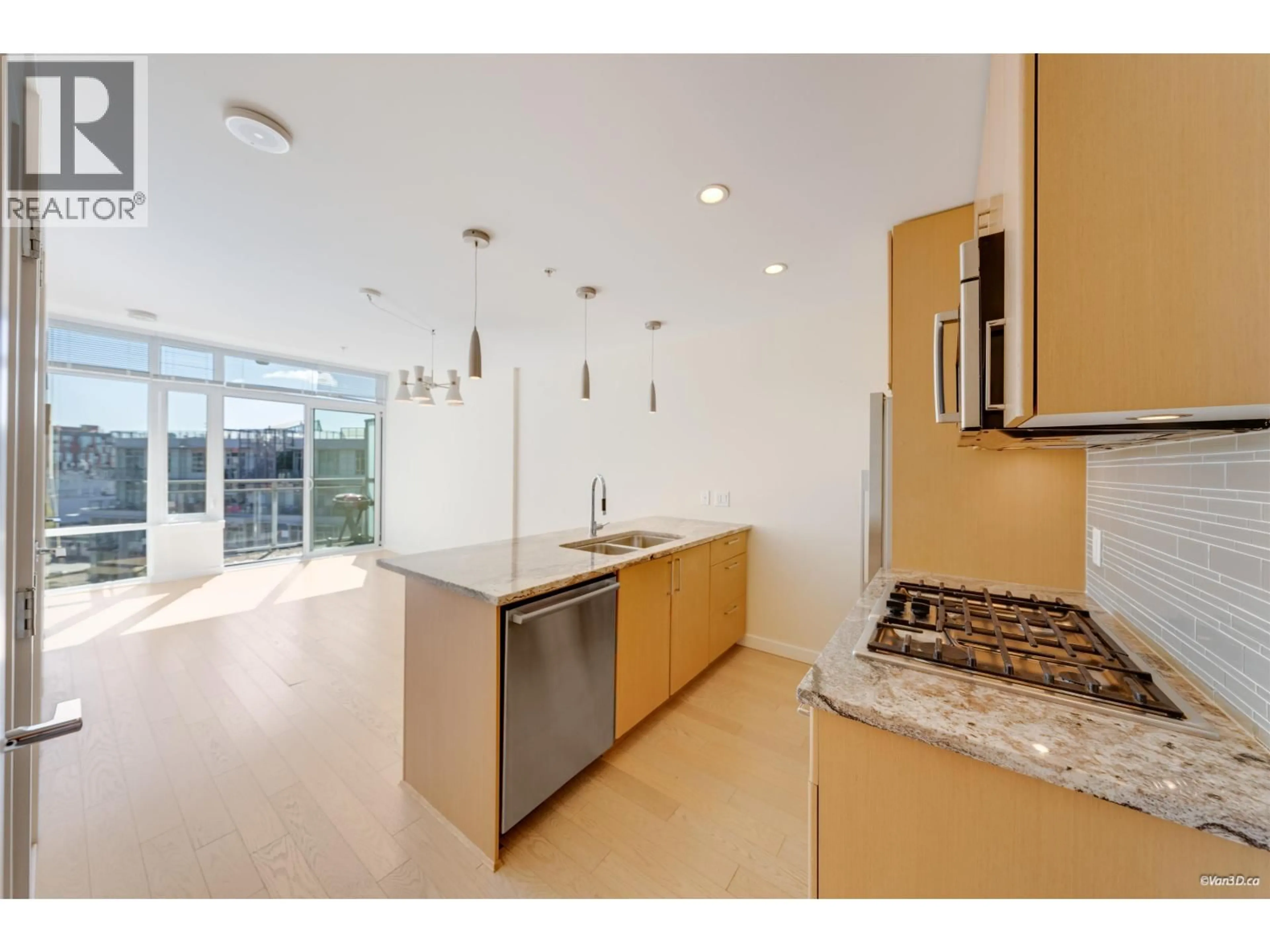 Open concept kitchen, ceramic/tile floor for 1002 - 88 1ST AVENUE, Vancouver British Columbia V5Y0K2