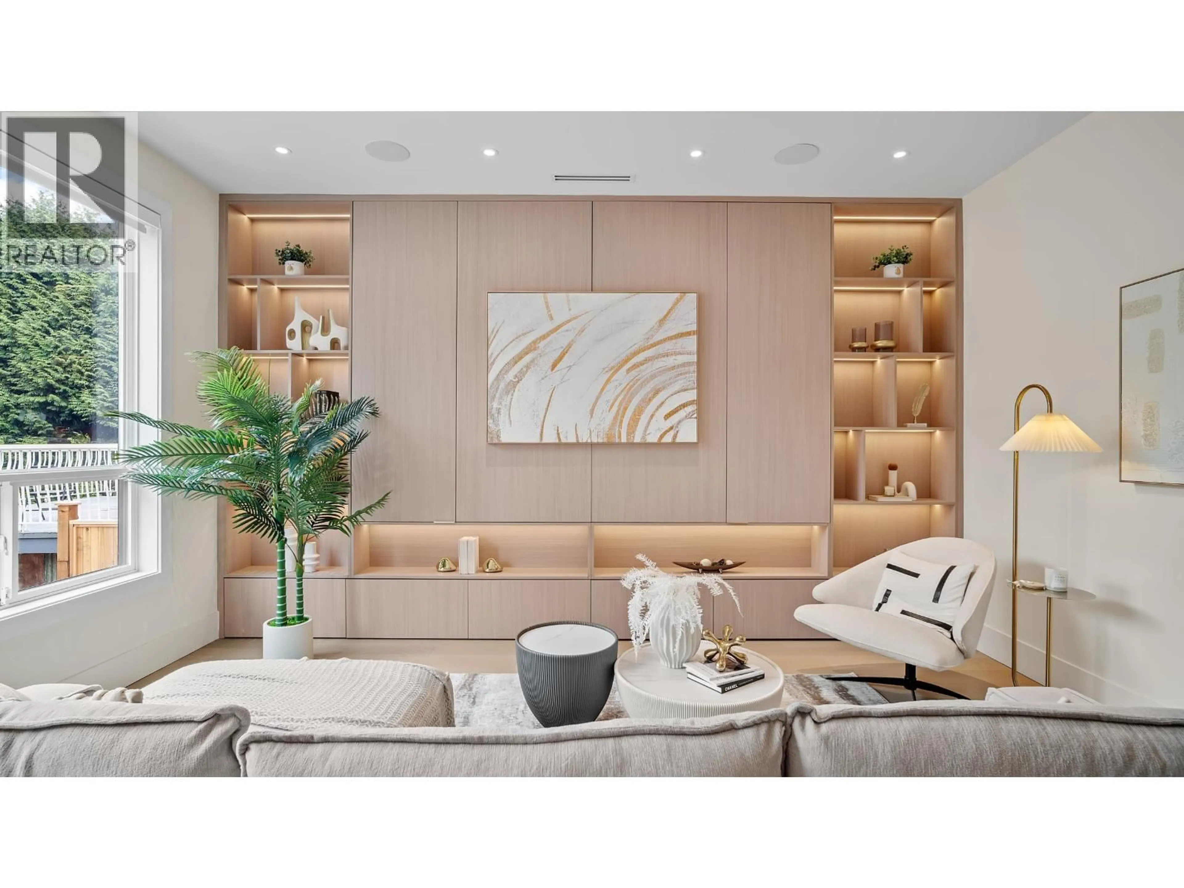 Living room with furniture, unknown for 2 - 6070 ELGIN AVENUE, Burnaby British Columbia V5H3S4