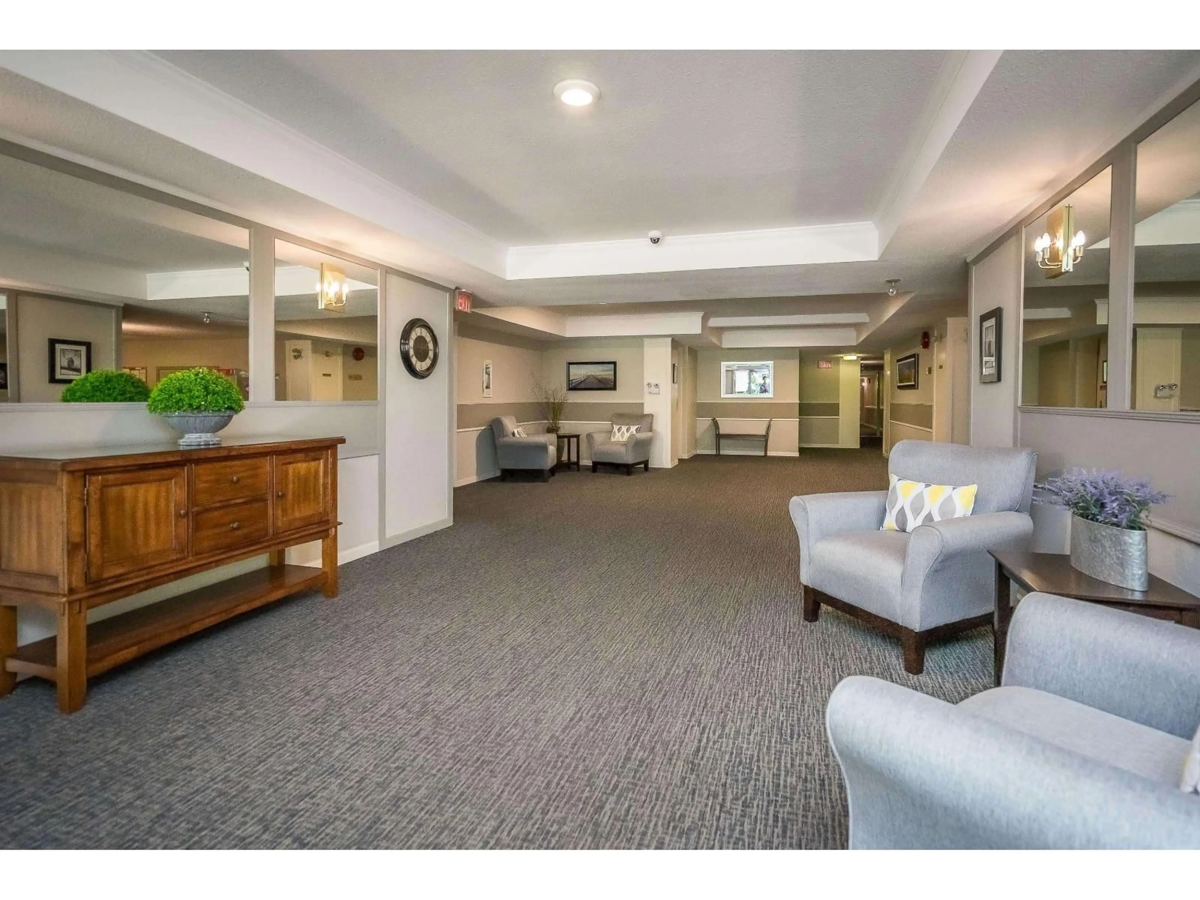 Indoor foyer for 205 - 1459 BLACKWOOD STREET, White Rock British Columbia V4B3V6