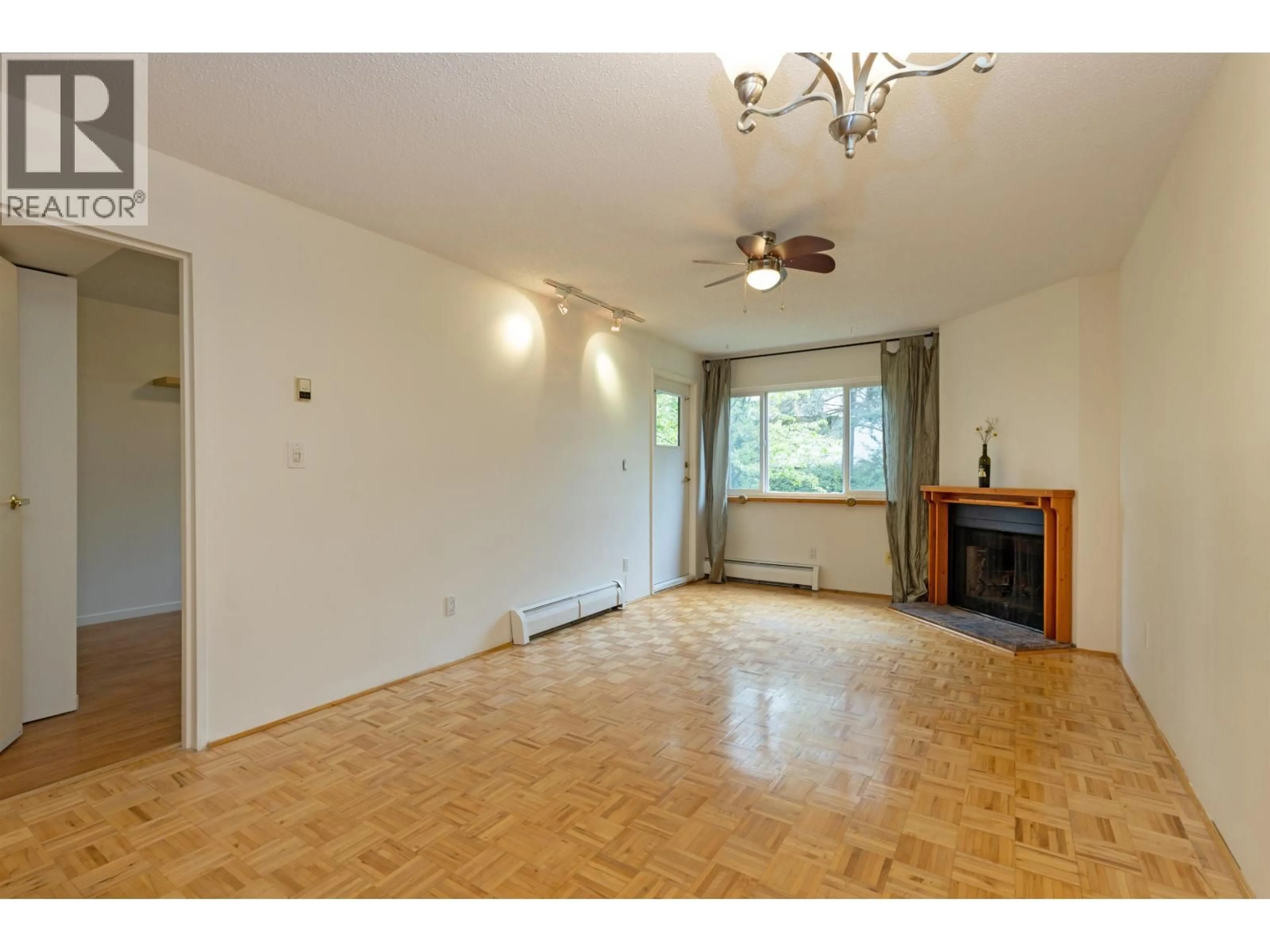 A pic of a room for 213 - 1209 HOWIE AVENUE, Coquitlam British Columbia V3J1T9