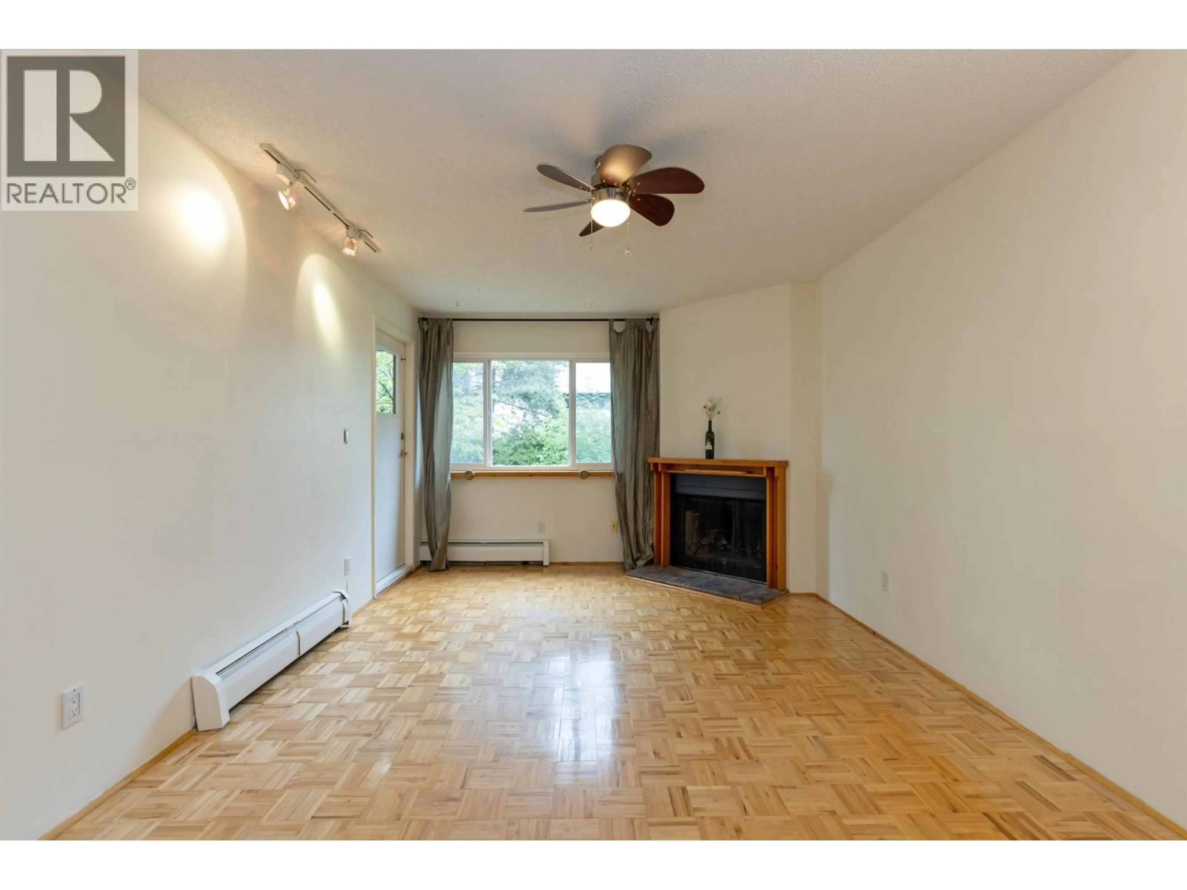 A pic of a room for 213 - 1209 HOWIE AVENUE, Coquitlam British Columbia V3J1T9