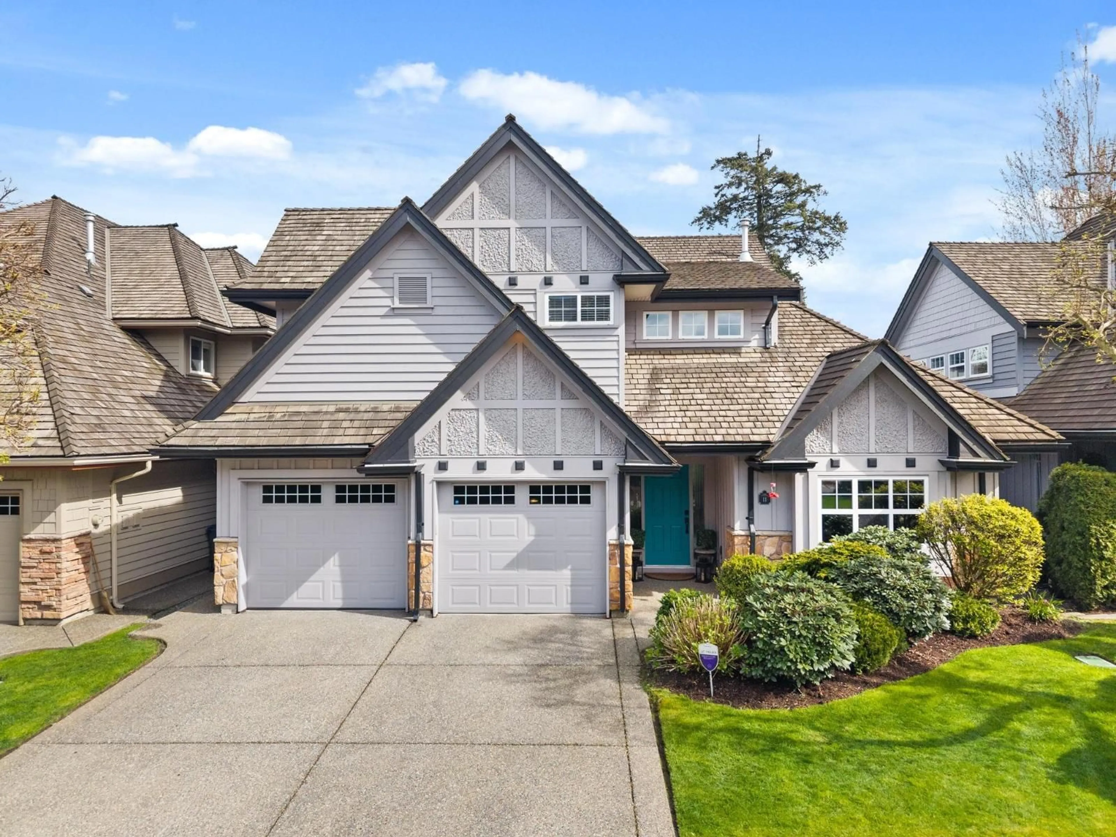 Home with vinyl exterior material, street for 11 - 3300 157A STREET, Surrey British Columbia V3Z2P2