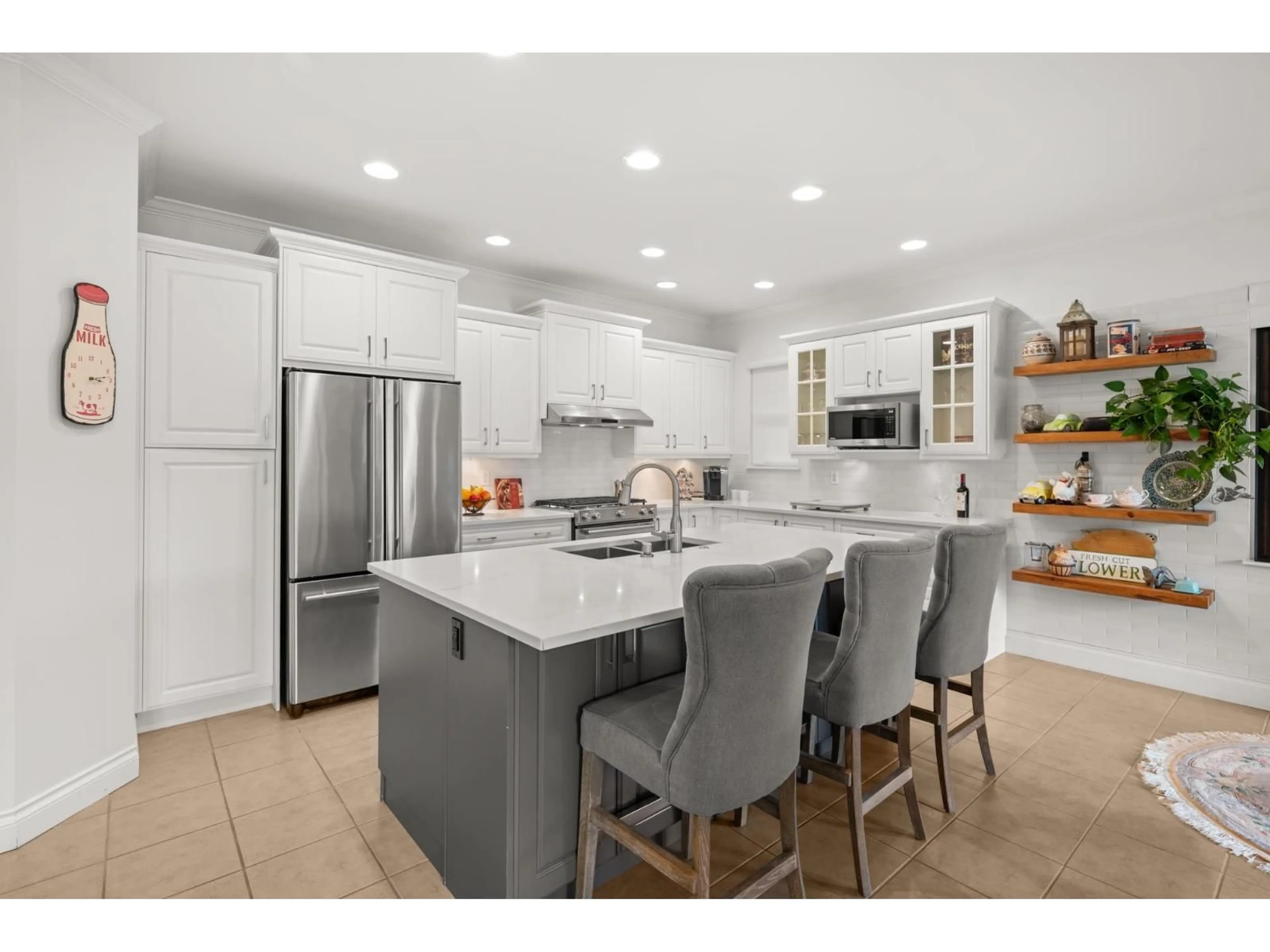 Open concept kitchen, ceramic/tile floor for 11 - 3300 157A STREET, Surrey British Columbia V3Z2P2