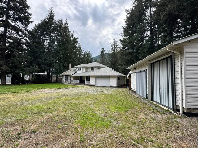 50615 SLANZI ROAD, Boston Bar / Lytton 3