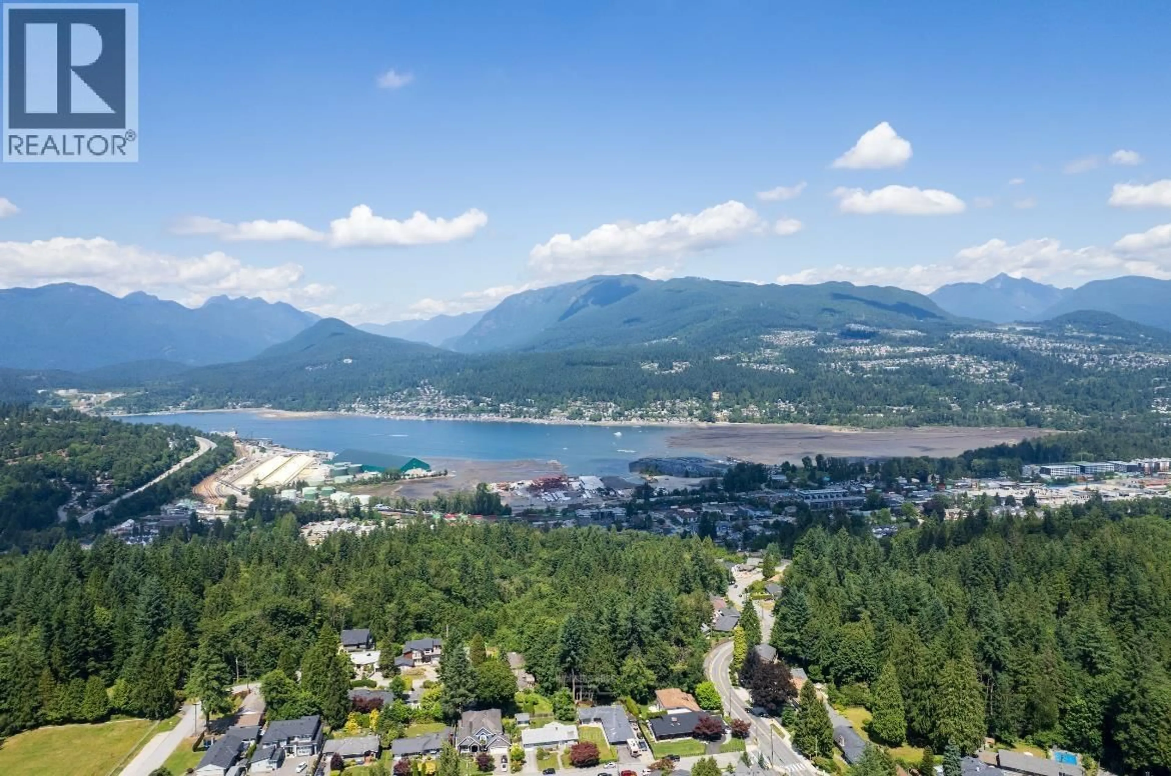 A pic from outside/outdoor area/front of a property/back of a property/a pic from drone, water/lake/river/ocean view for 945 LILLIAN STREET, Coquitlam British Columbia V3J5C6