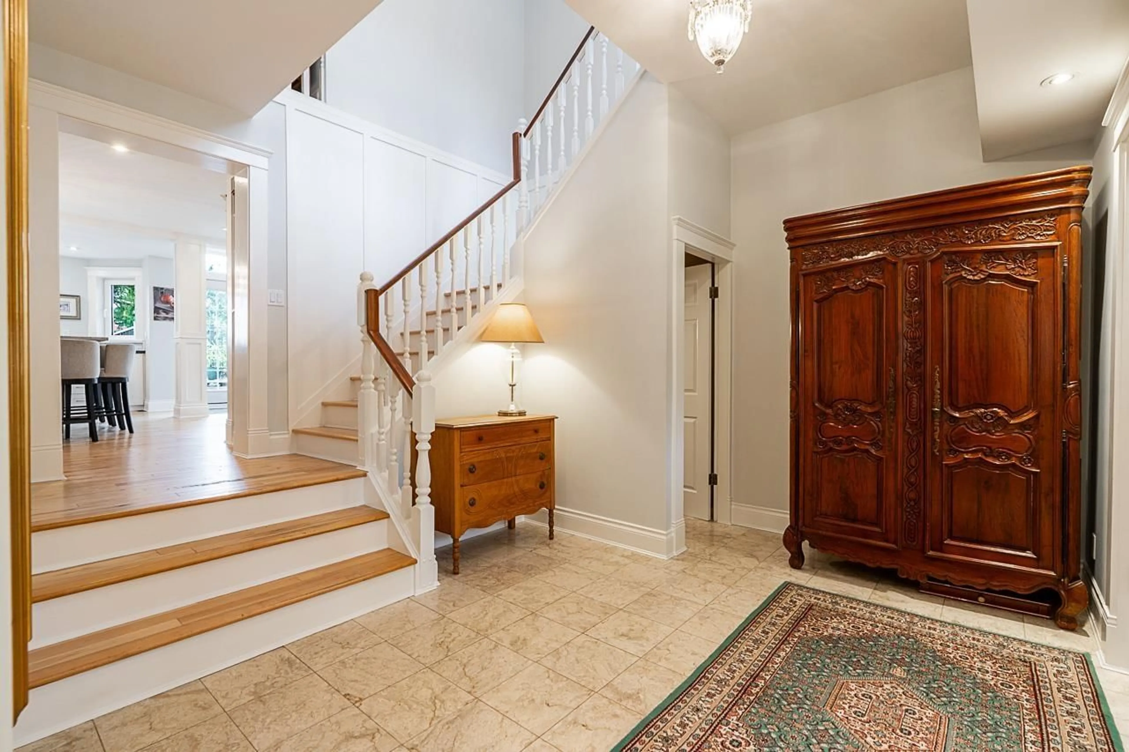 Indoor foyer for 10503 127 STREET, Surrey British Columbia V3V5K3