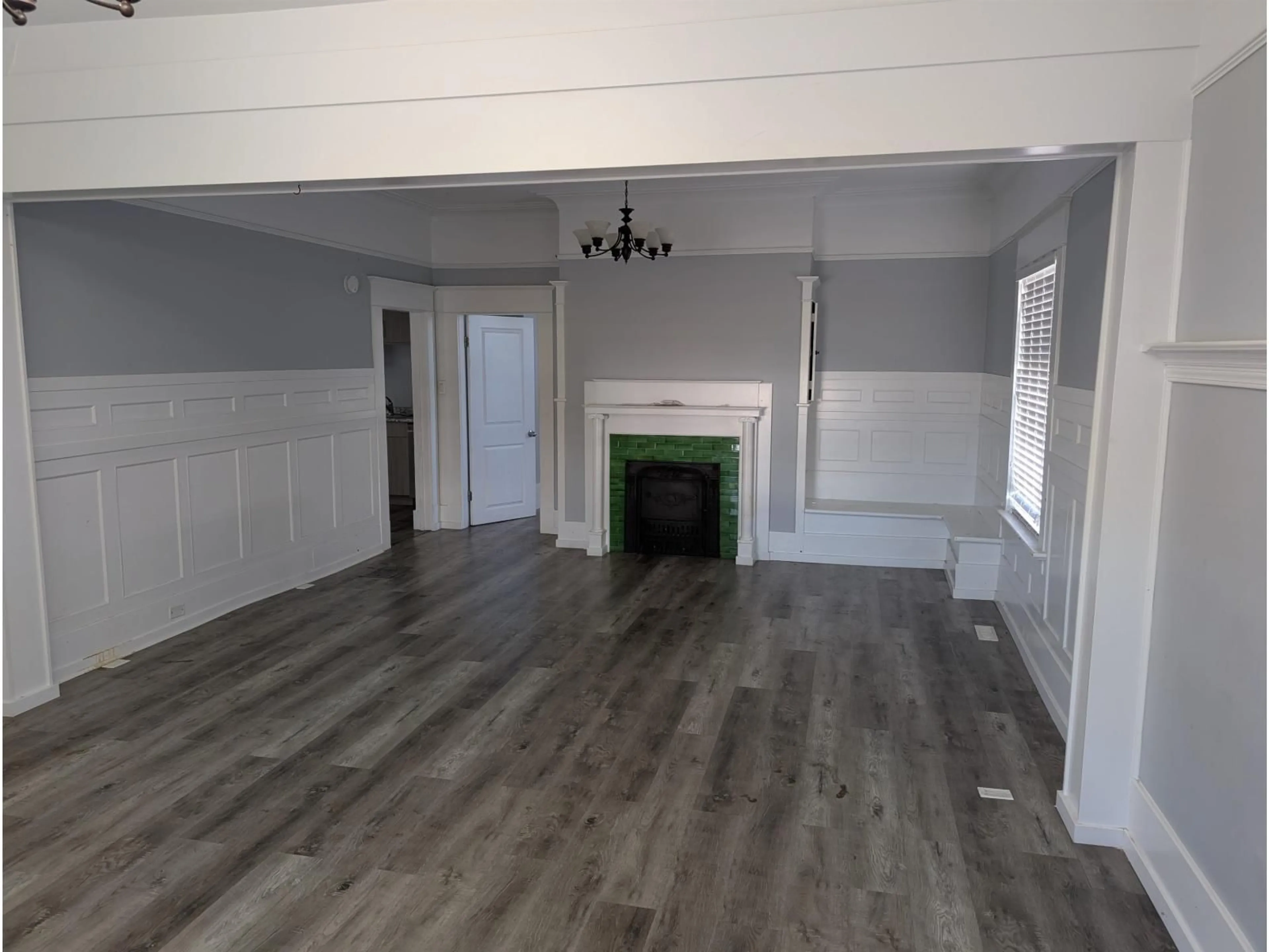 A pic of a room for 45360 HODGINS AVENUE, Chilliwack British Columbia V2P1P5