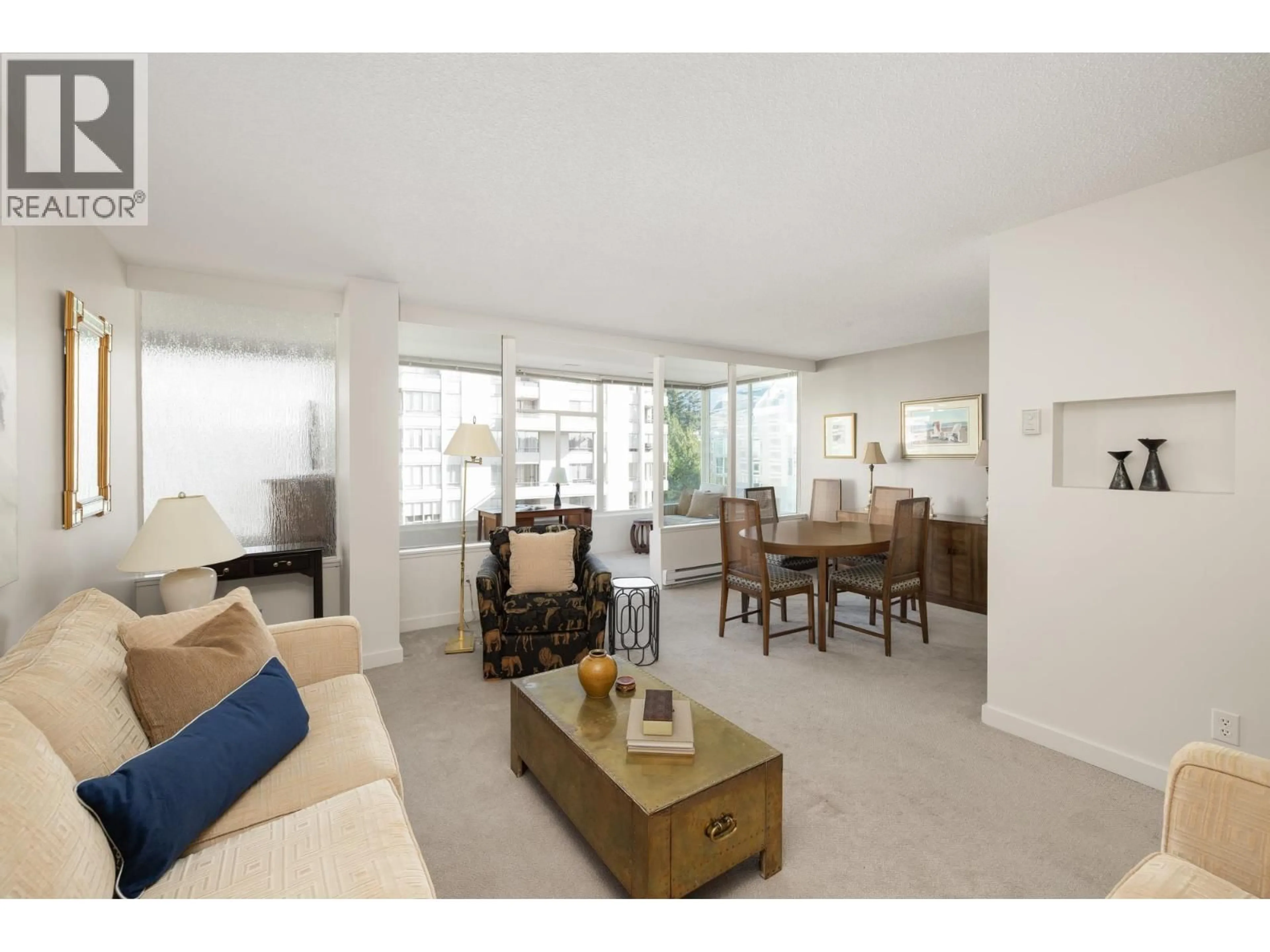 Living room with furniture, unknown for 903 - 1480 DUCHESS AVENUE, West Vancouver British Columbia V7T1H8