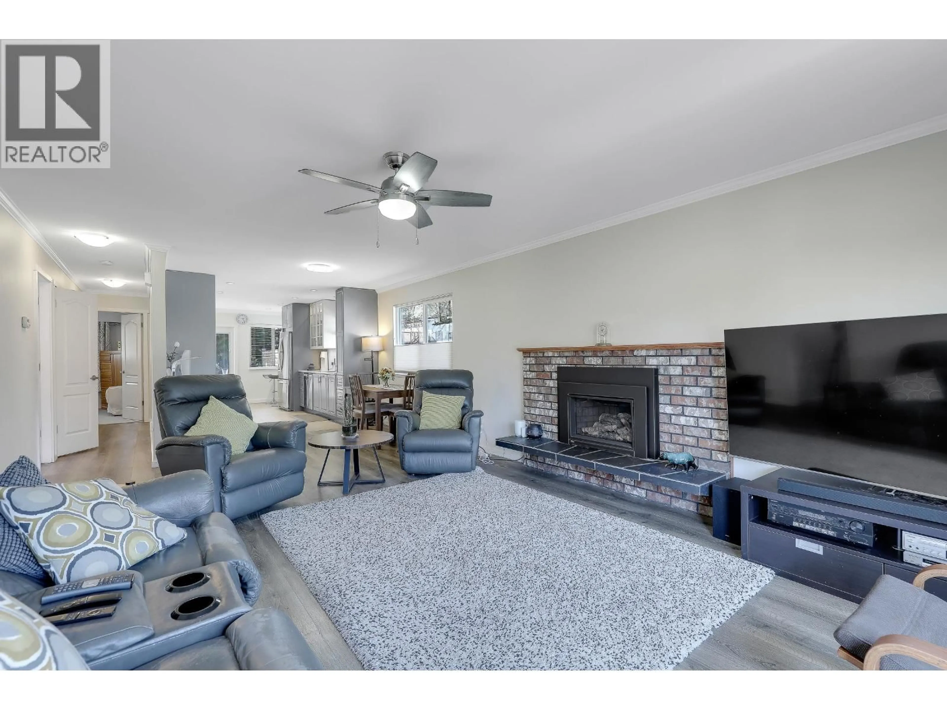 Living room with furniture, unknown for 3523 ALLAN ROAD, North Vancouver British Columbia V7K2M6