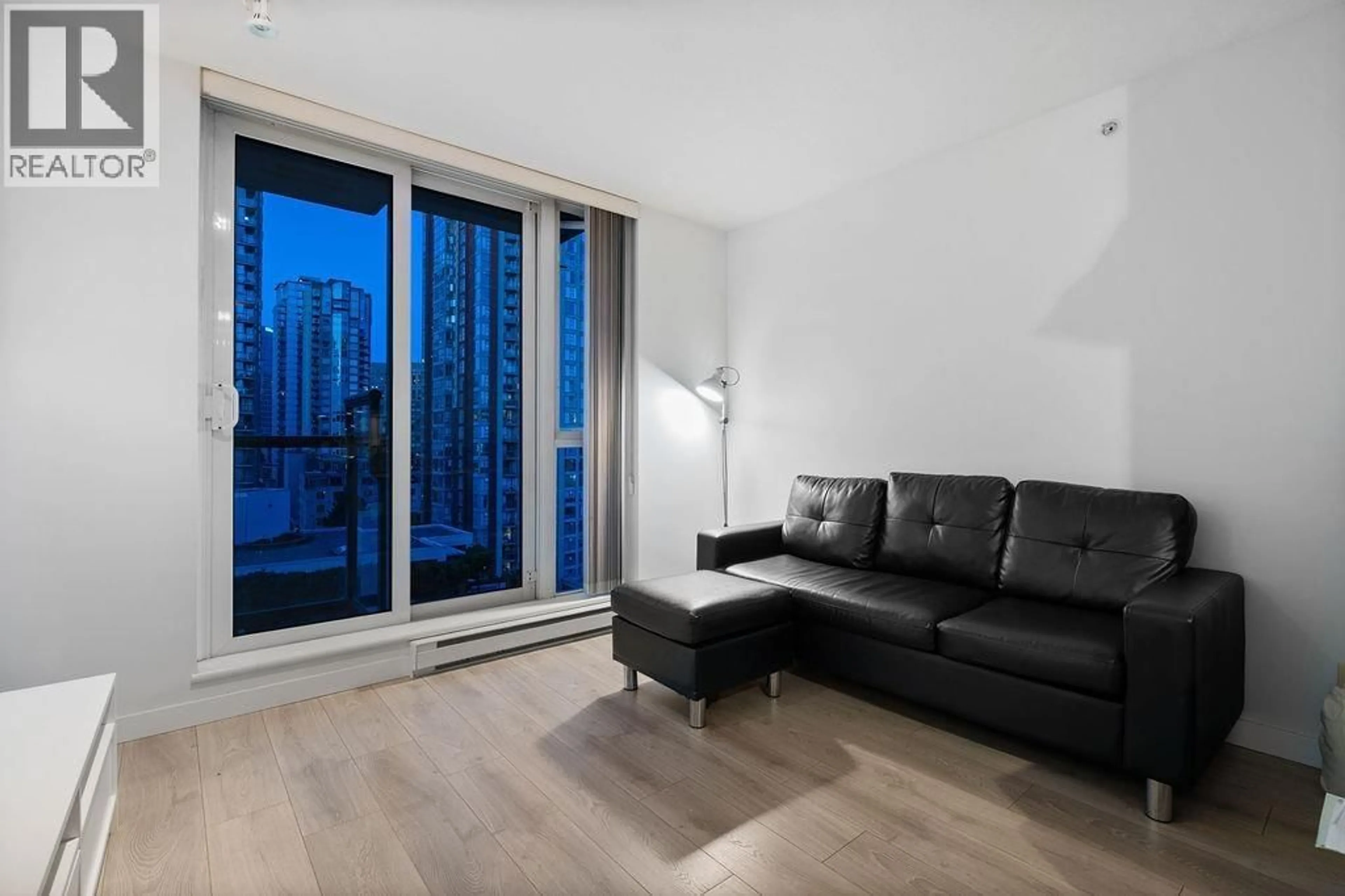 Living room with furniture, wood/laminate floor for 1103 - 1010 RICHARDS STREET, Vancouver British Columbia V6B1G2