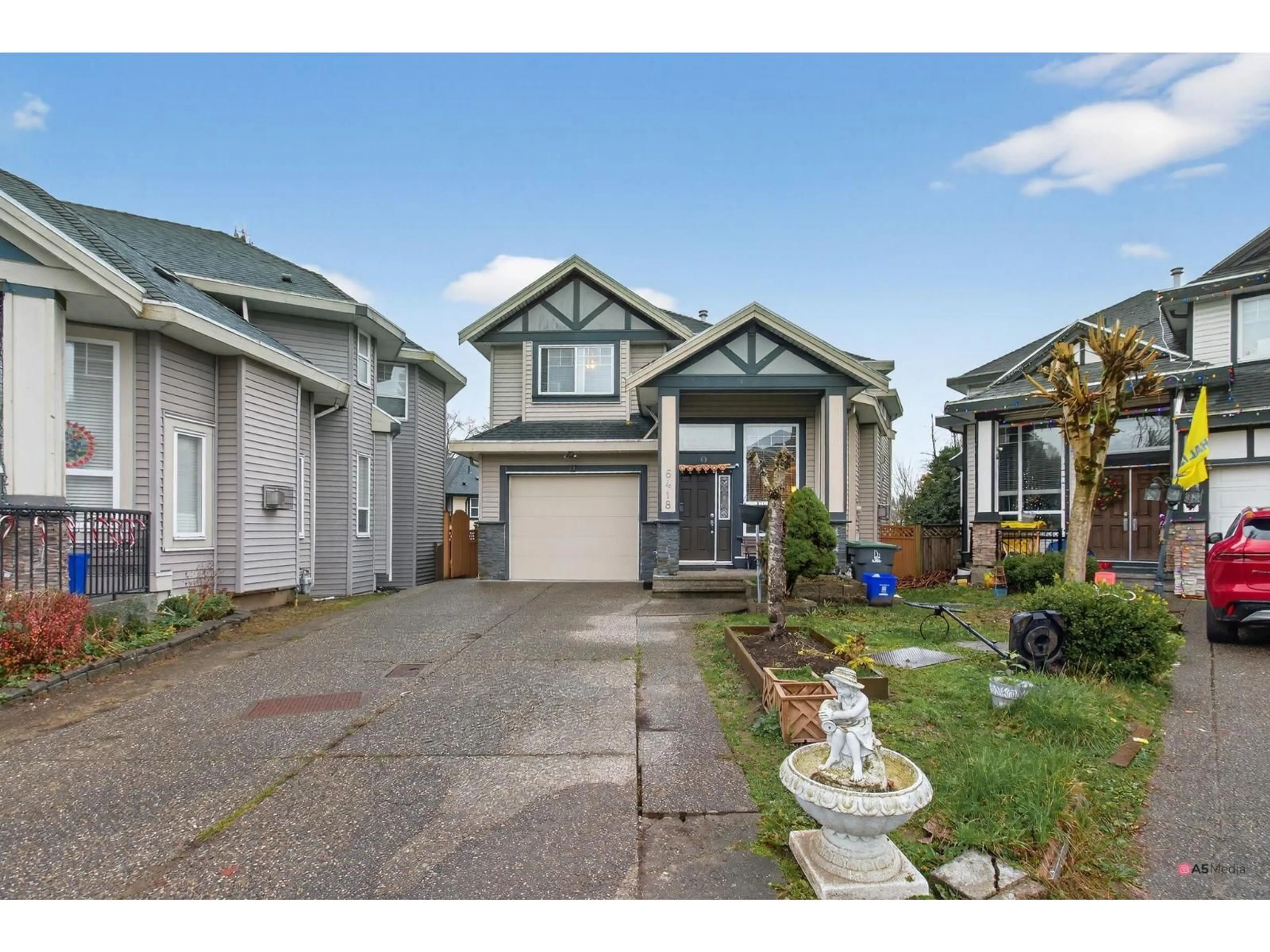 Home with vinyl exterior material, street for 6418 137A STREET, Surrey British Columbia V3W1S6