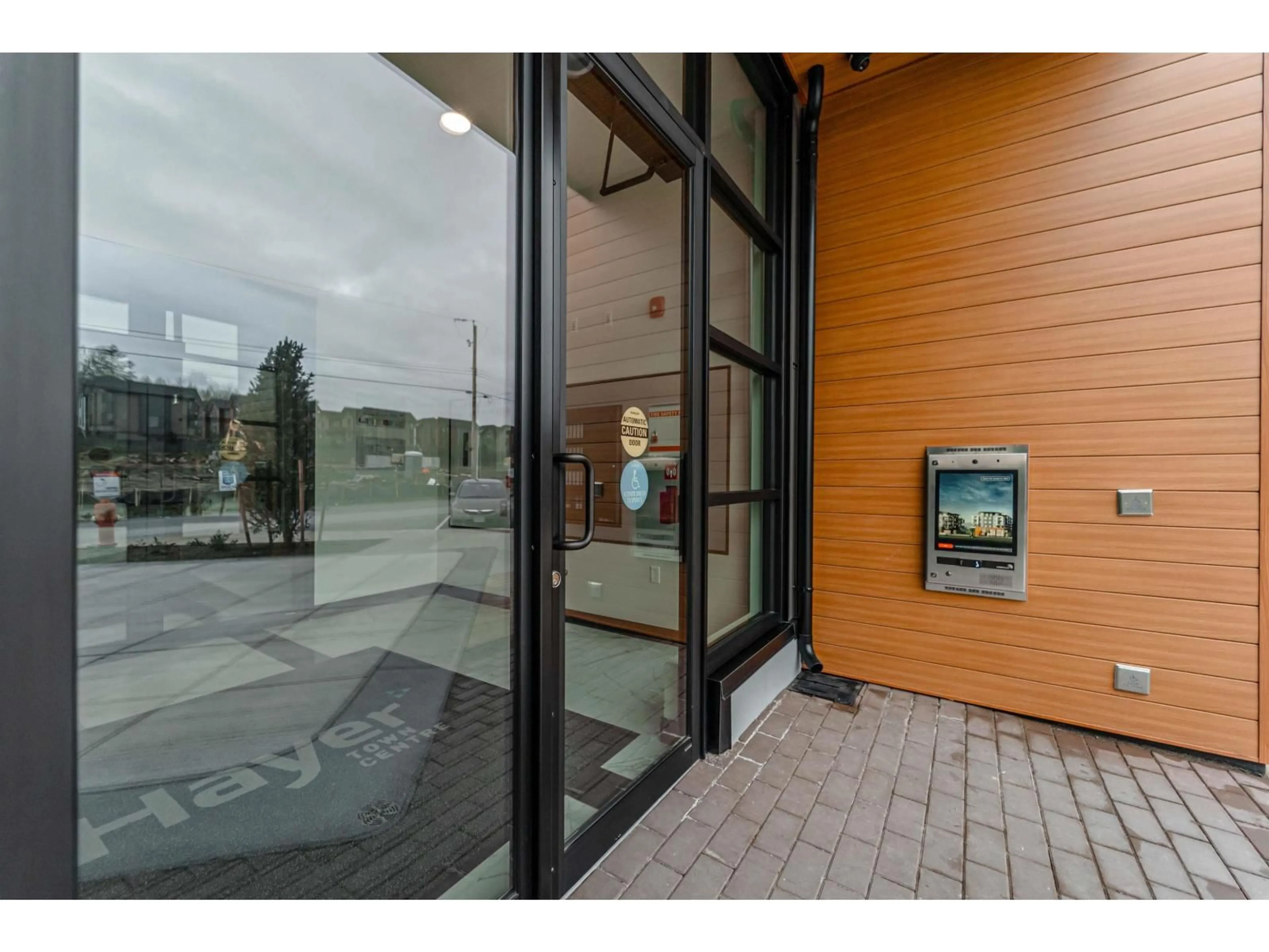 Indoor foyer for 519 - 19885 76 AVENUE, Langley British Columbia V2Y4M5