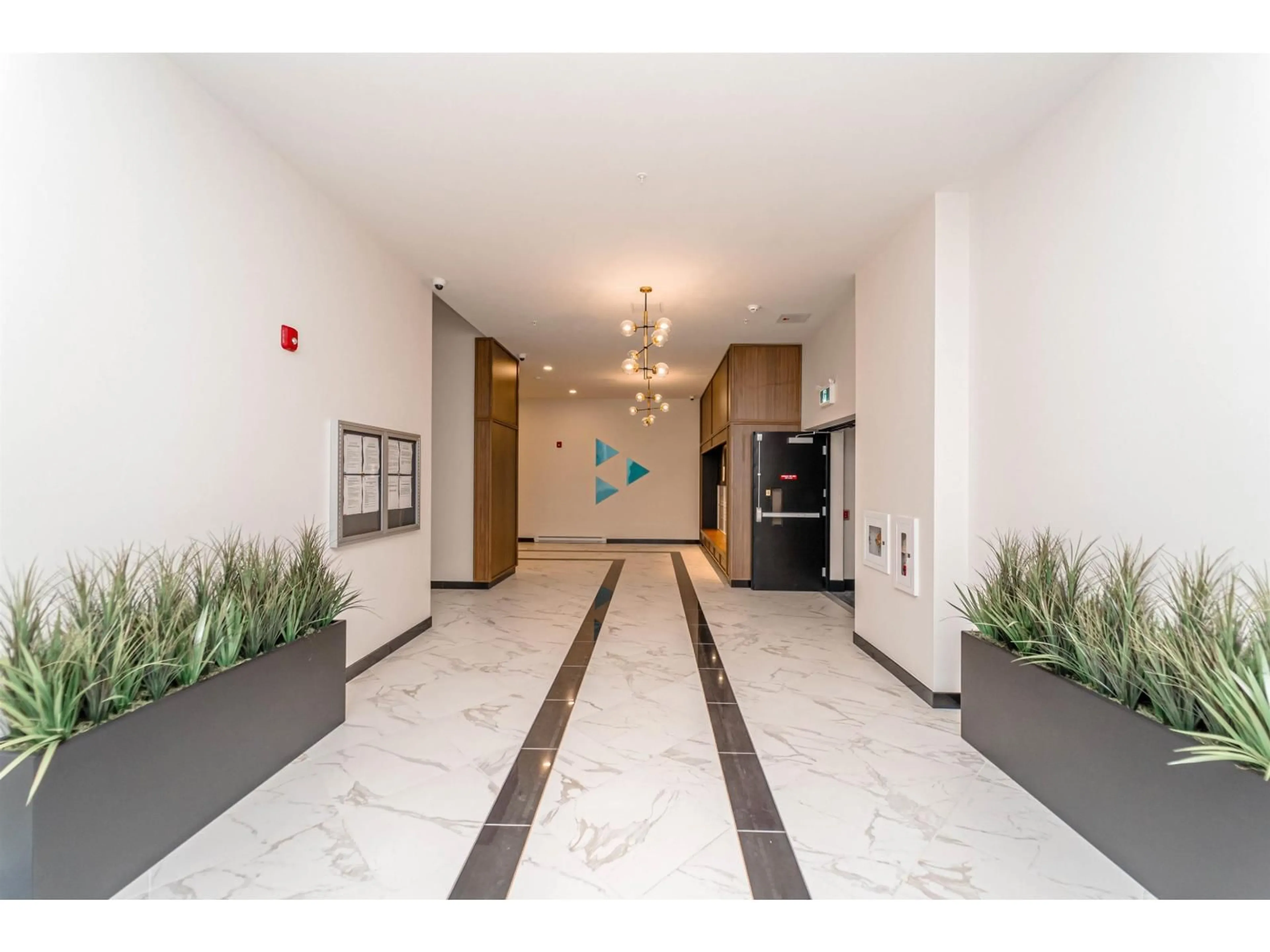 Indoor foyer for 519 - 19885 76 AVENUE, Langley British Columbia V2Y4M5