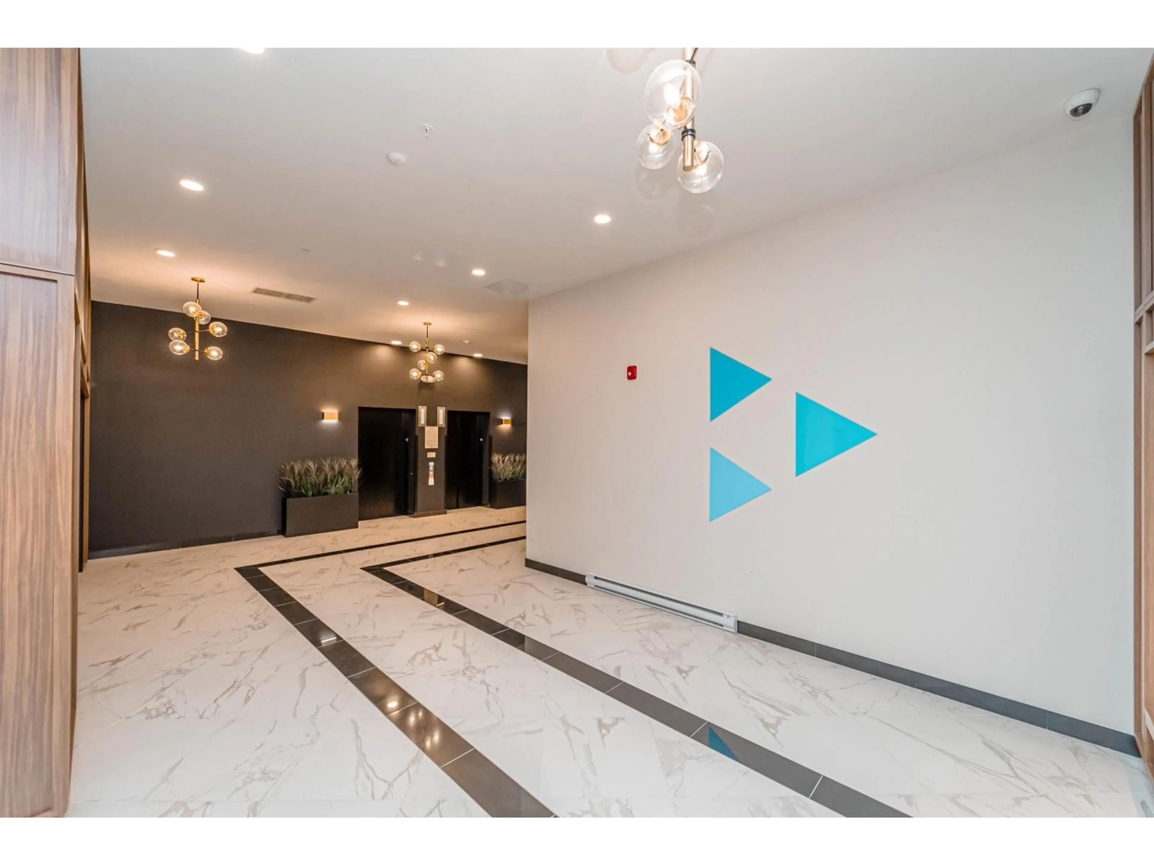 Indoor foyer for 519 - 19885 76 AVENUE, Langley British Columbia V2Y4M5