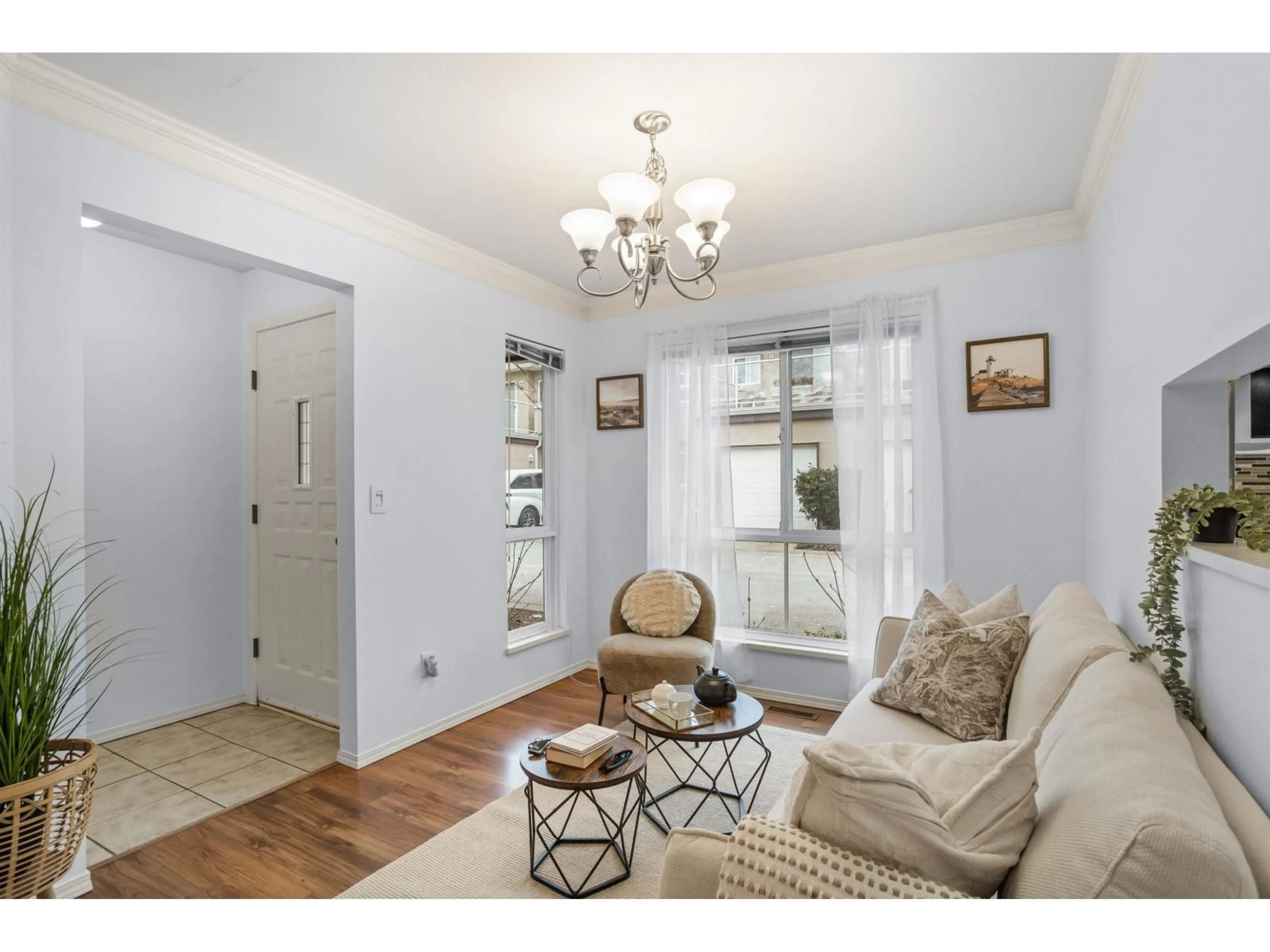 Living room with furniture, unknown for 20 - 15875 84 AVENUE, Surrey British Columbia V4N0W7