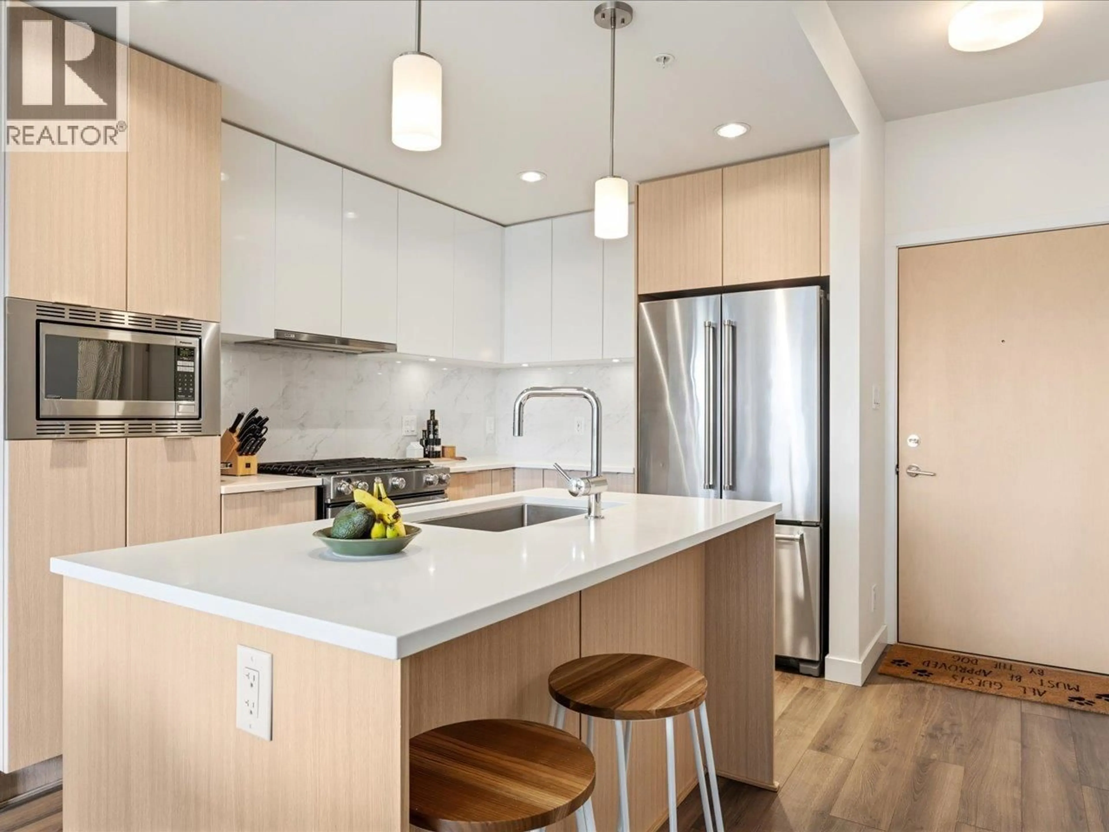 Open concept kitchen, unknown for 307 - 2188 MADISON AVENUE, Burnaby British Columbia V5C0J8